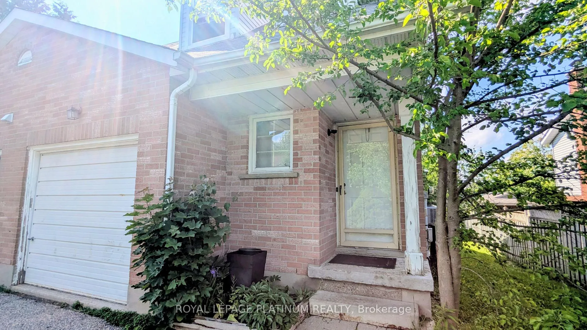 Photo 4 of 630 Pinerow Crescent, Waterloo — HOMEH