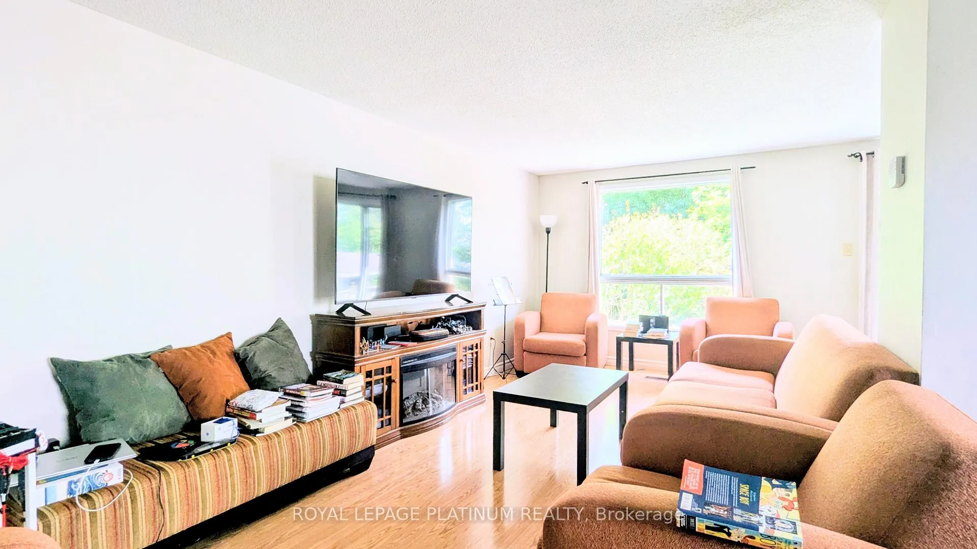 Photo 18 of 630 Pinerow Crescent, Waterloo — HOMEH