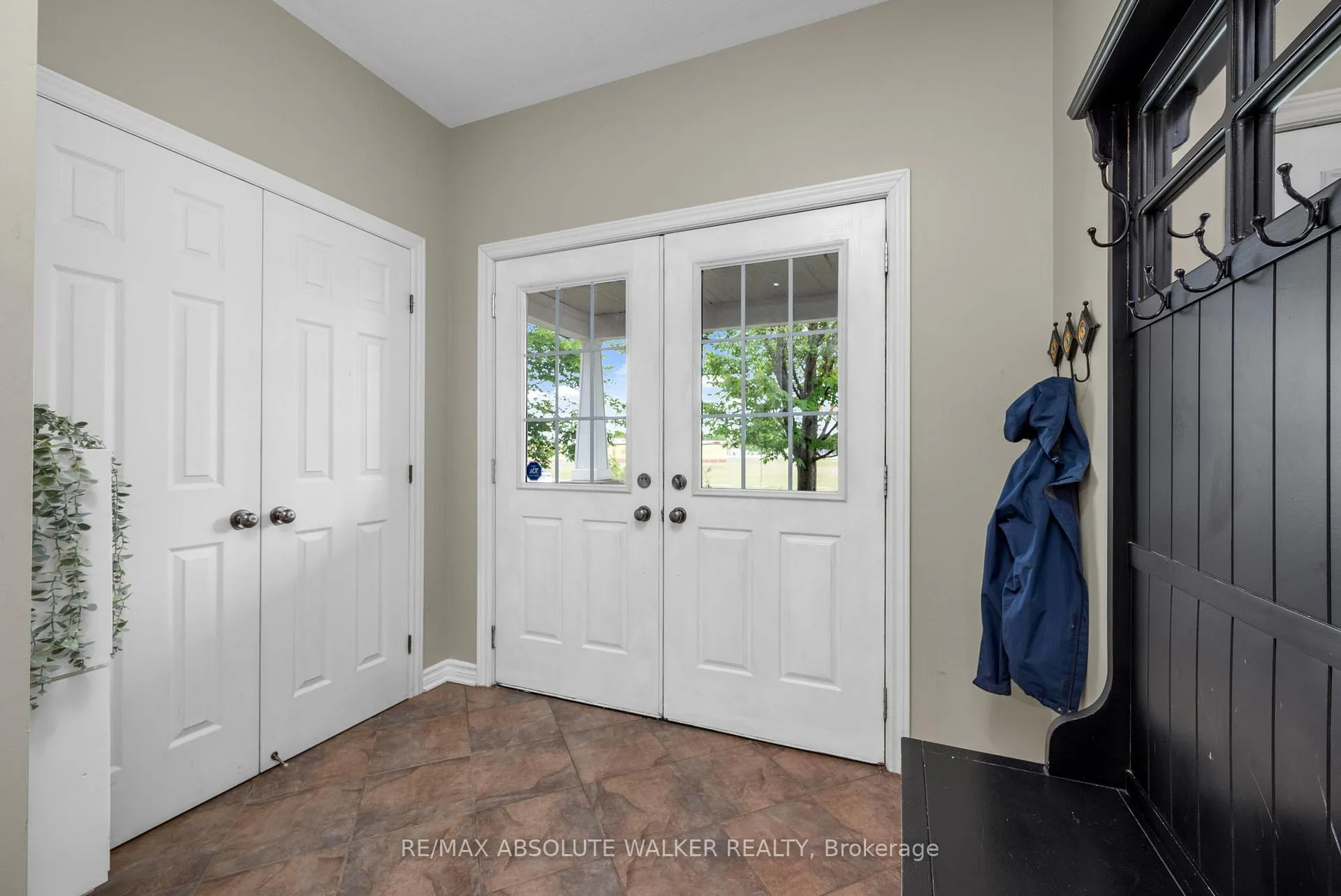 Photo 3 of 299 Bradwell Way, Ottawa, Blossom Park/Kemp Park/Findlay Creek — HOMEH