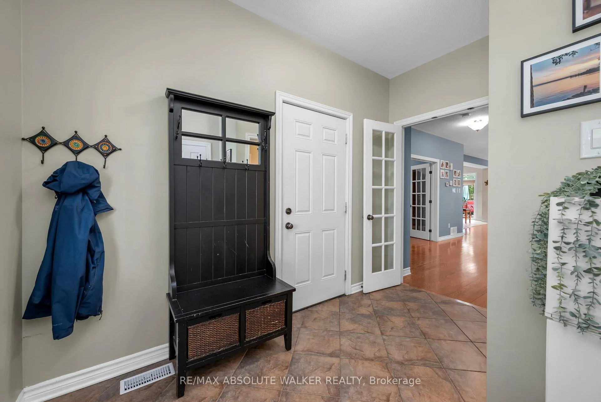 Photo 4 of 299 Bradwell Way, Ottawa, Blossom Park/Kemp Park/Findlay Creek — HOMEH