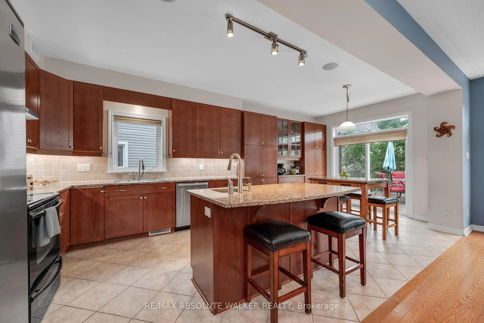 Photo 12 of 299 Bradwell Way, Ottawa, Blossom Park/Kemp Park/Findlay Creek — HOMEH