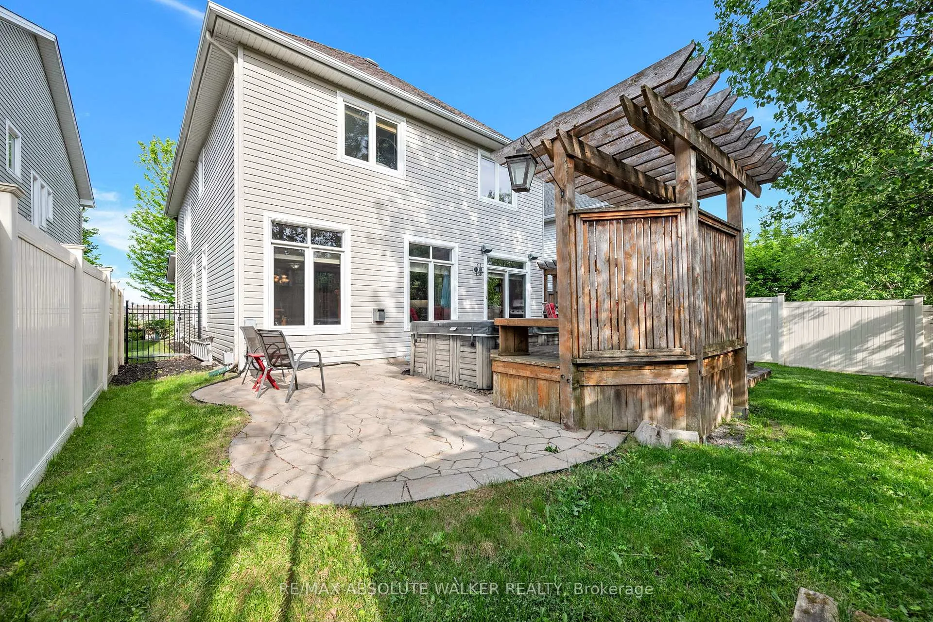 Photo 37 of 299 Bradwell Way, Ottawa, Blossom Park/Kemp Park/Findlay Creek — HOMEH
