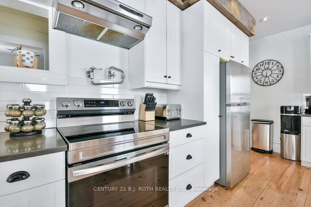 Photo 8 of 1153 Glengarry Landing Road S, Springwater, Rural Springwater — HOMEH