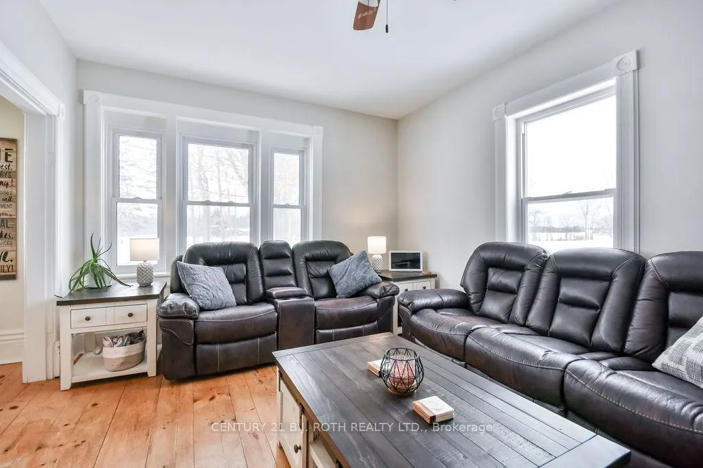 Photo 12 of 1153 Glengarry Landing Road S, Springwater, Rural Springwater — HOMEH