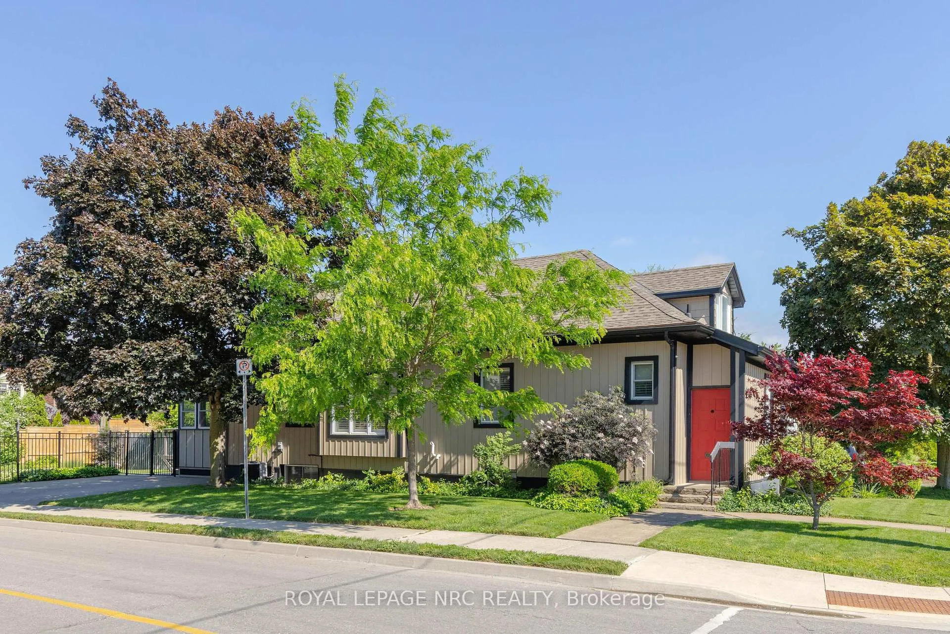 Photo 2 of 110 Highland Avenue, St. Catharines, Old Glenridge — HOMEH