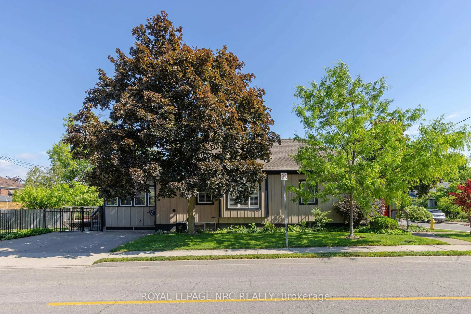 Photo 4 of 110 Highland Avenue, St. Catharines, Old Glenridge — HOMEH
