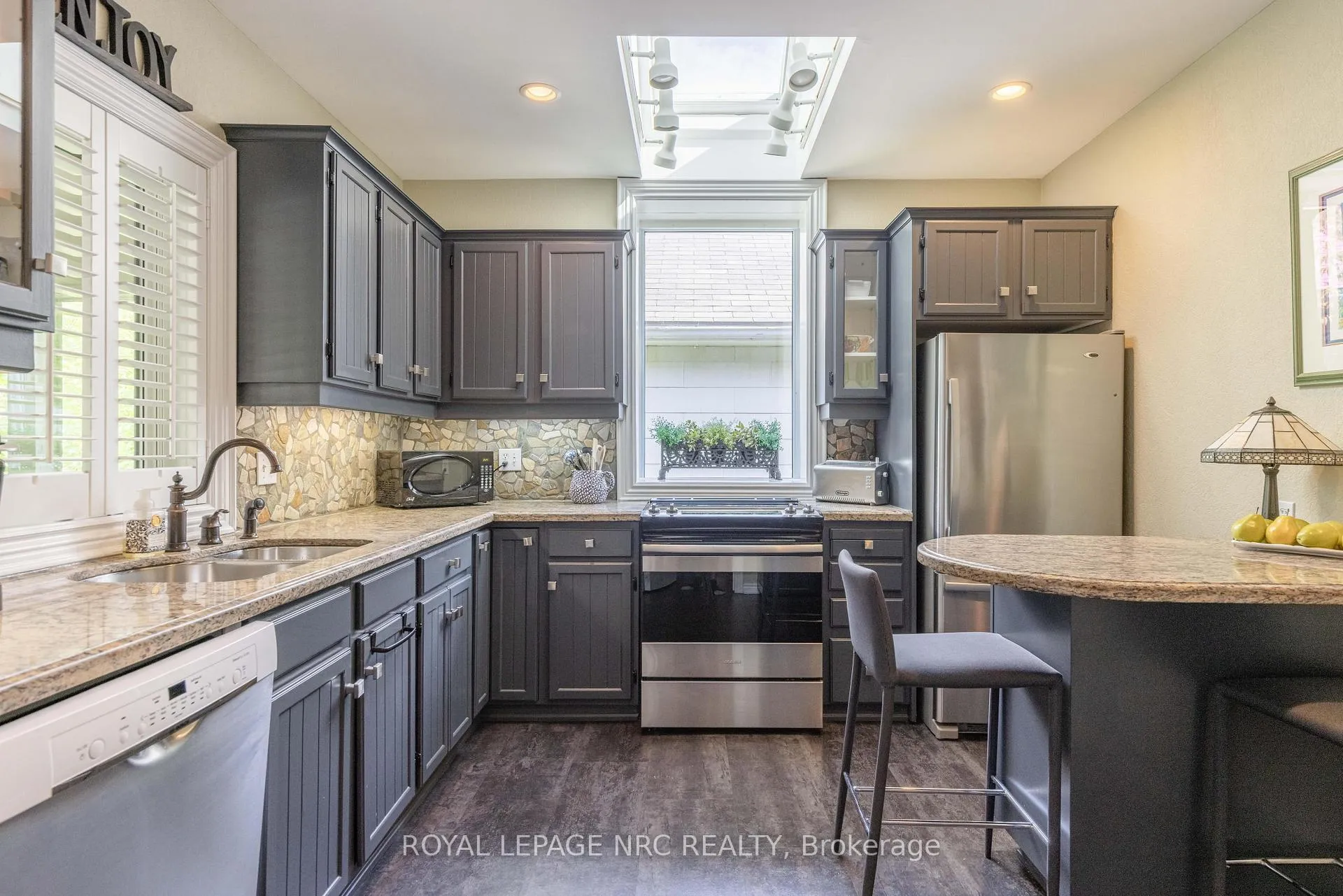 Photo 16 of 110 Highland Avenue, St. Catharines, Old Glenridge — HOMEH