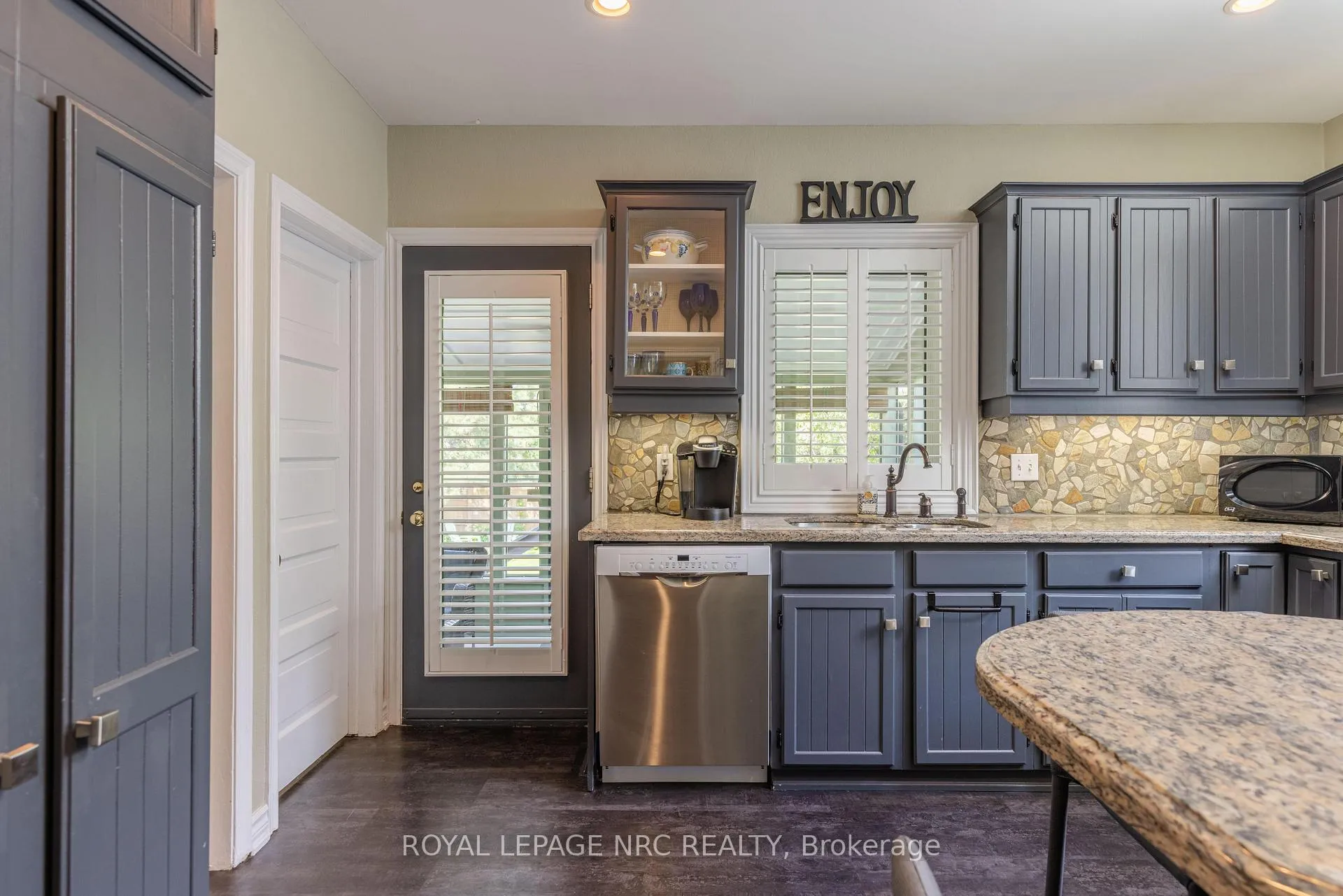 Photo 17 of 110 Highland Avenue, St. Catharines, Old Glenridge — HOMEH