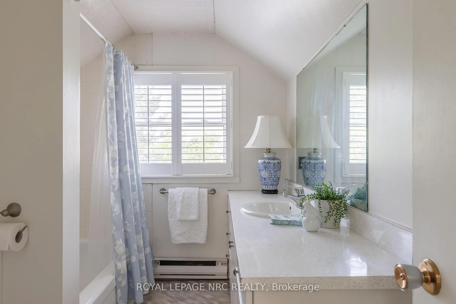 Photo 25 of 110 Highland Avenue, St. Catharines, Old Glenridge — HOMEH
