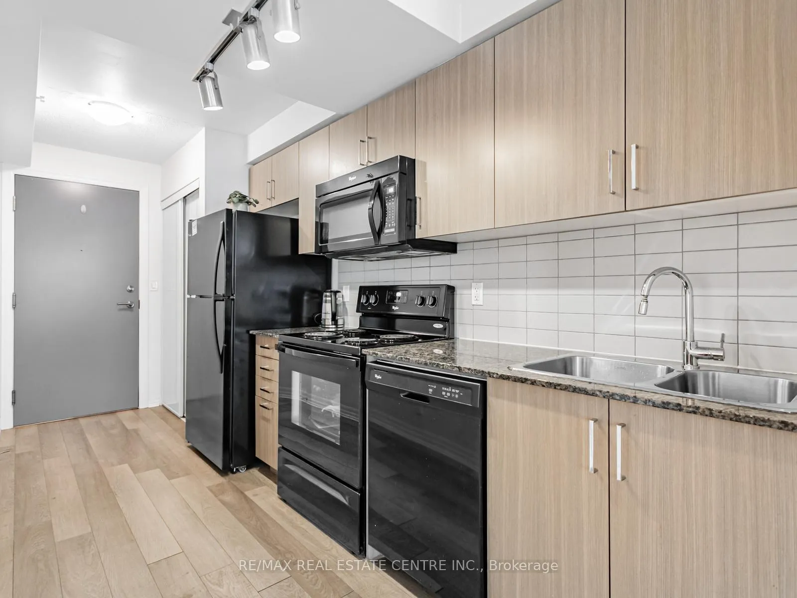 Photo 6 of Unit 720, 80 Esther Lorrie Drive, Etobicoke, West Humber-Clairville — HOMEH