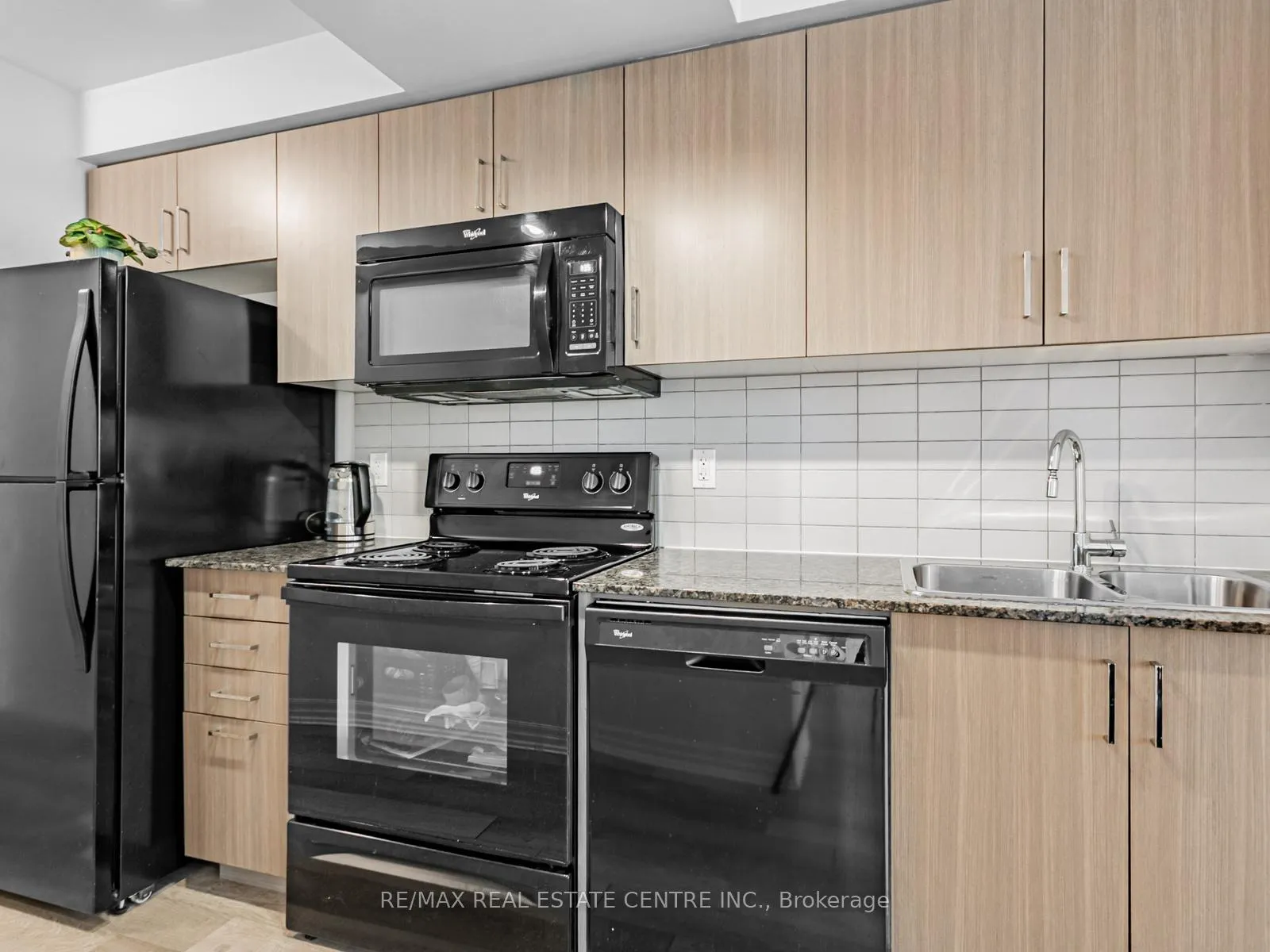 Photo 8 of Unit 720, 80 Esther Lorrie Drive, Etobicoke, West Humber-Clairville — HOMEH