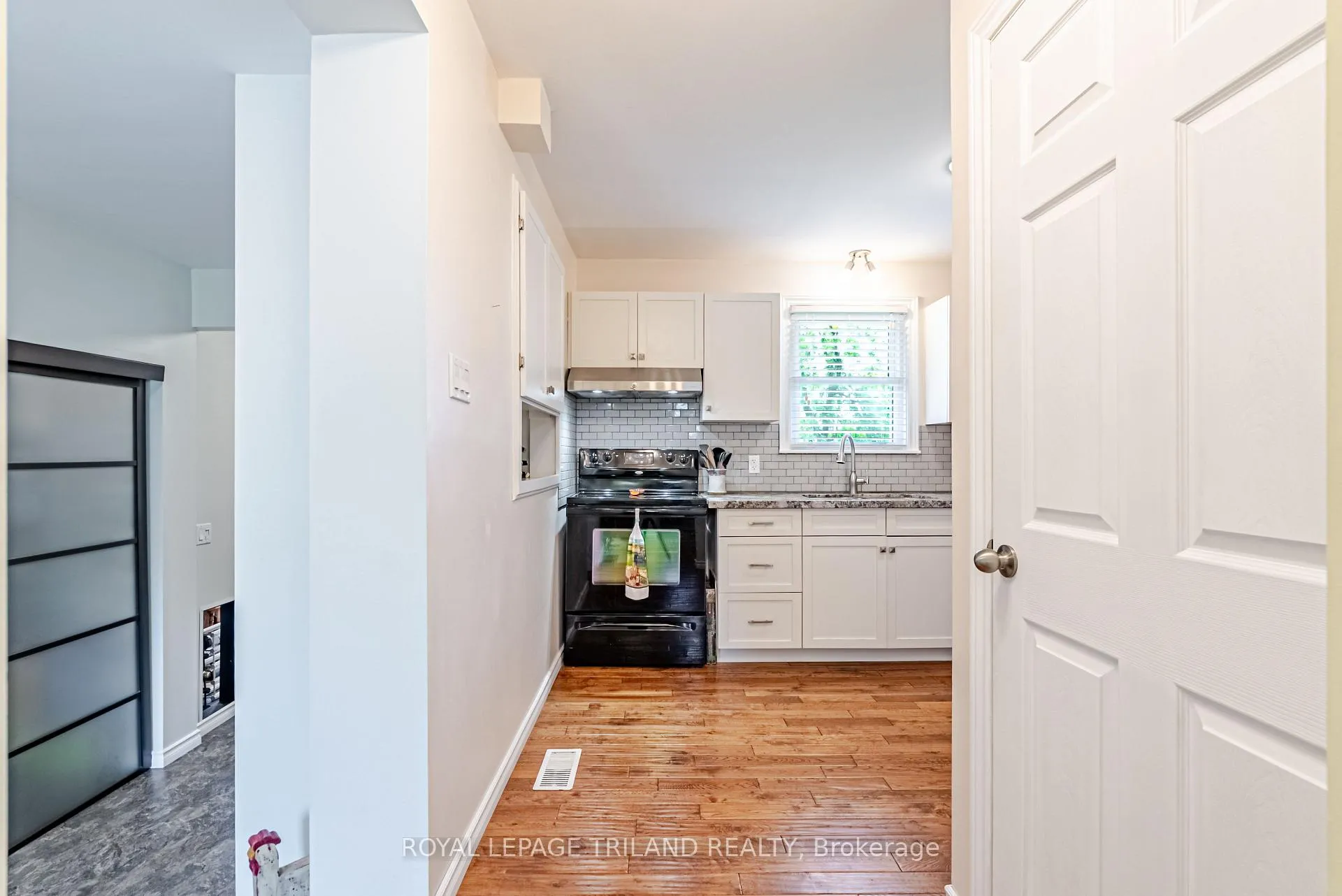 Photo 24 of 117 Seventh Avenue, Central Elgin, Belmont — HOMEH