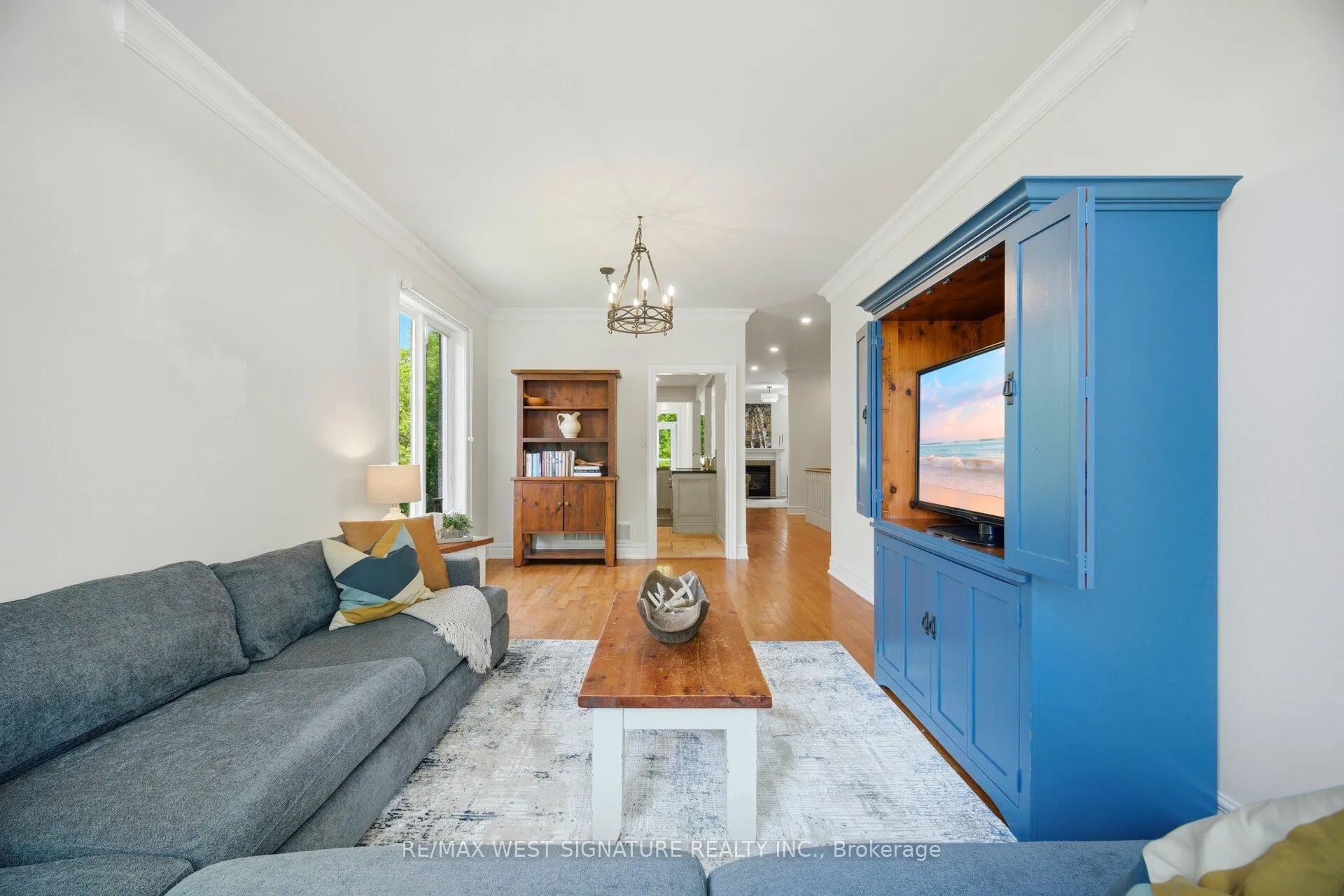 Photo 7 of 29 Willard Hunt Crescent, King, Schomberg — HOMEH