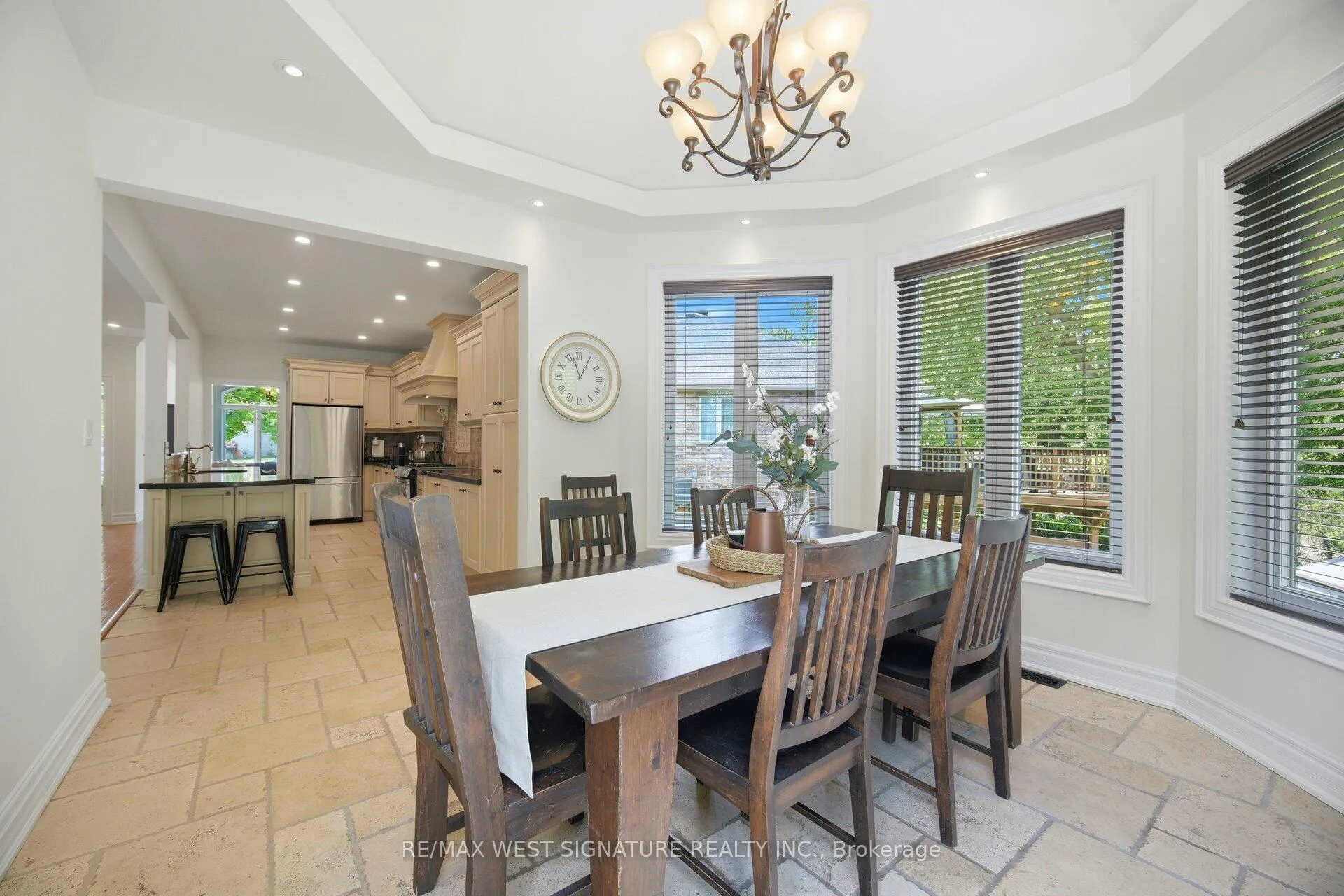 Photo 13 of 29 Willard Hunt Crescent, King, Schomberg — HOMEH