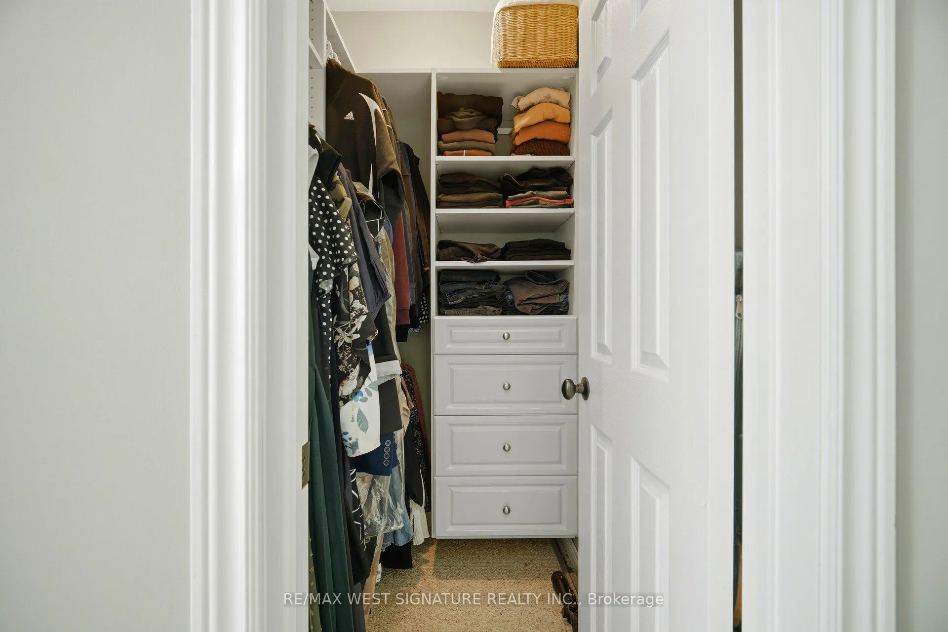 Photo 20 of 29 Willard Hunt Crescent, King, Schomberg — HOMEH