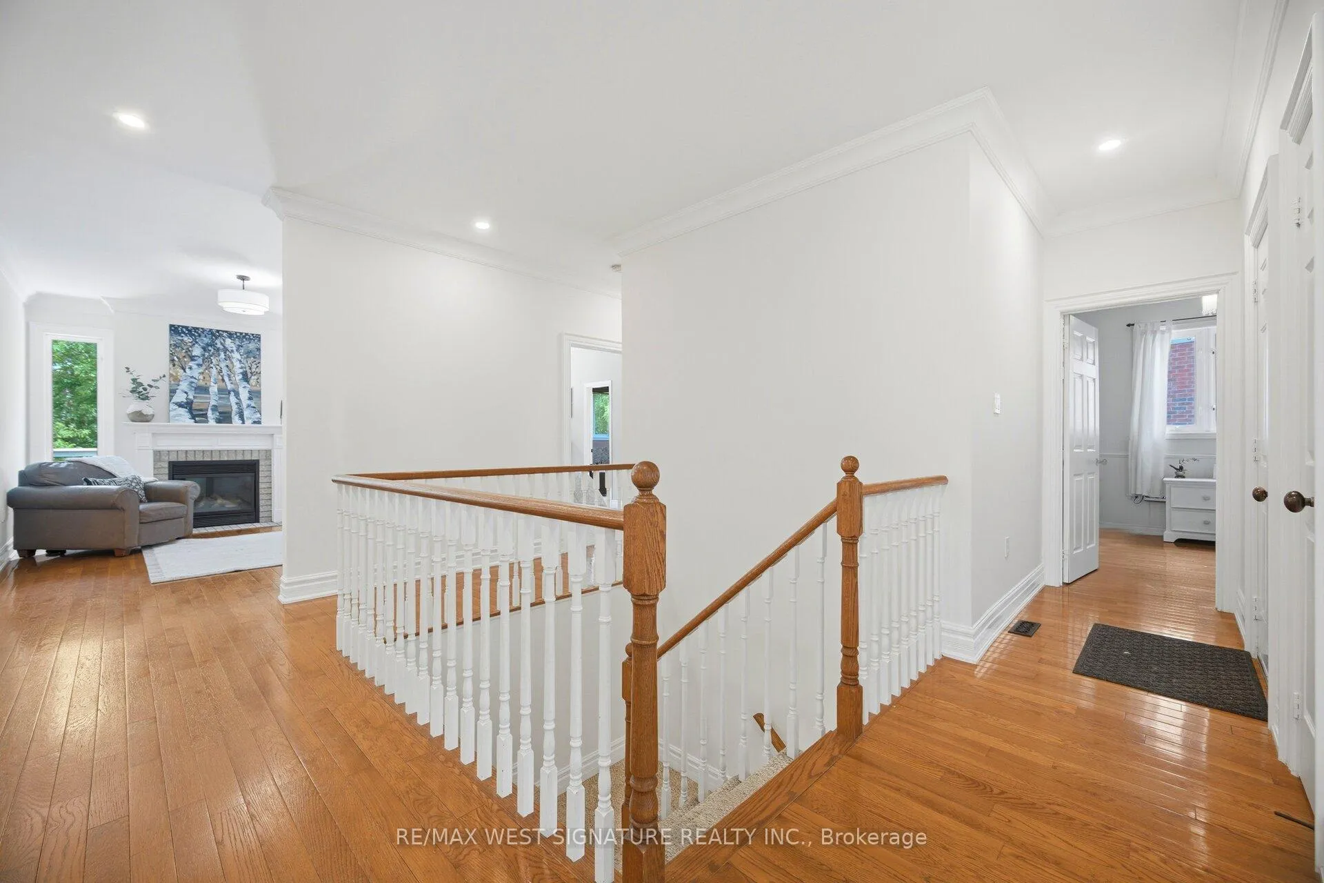 Photo 24 of 29 Willard Hunt Crescent, King, Schomberg — HOMEH
