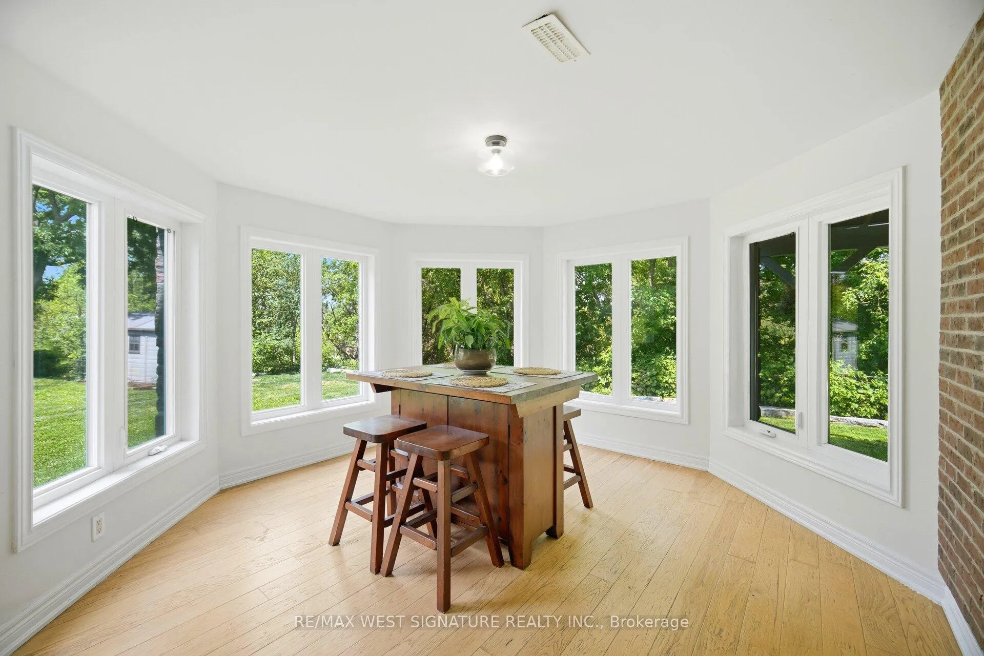 Photo 27 of 29 Willard Hunt Crescent, King, Schomberg — HOMEH