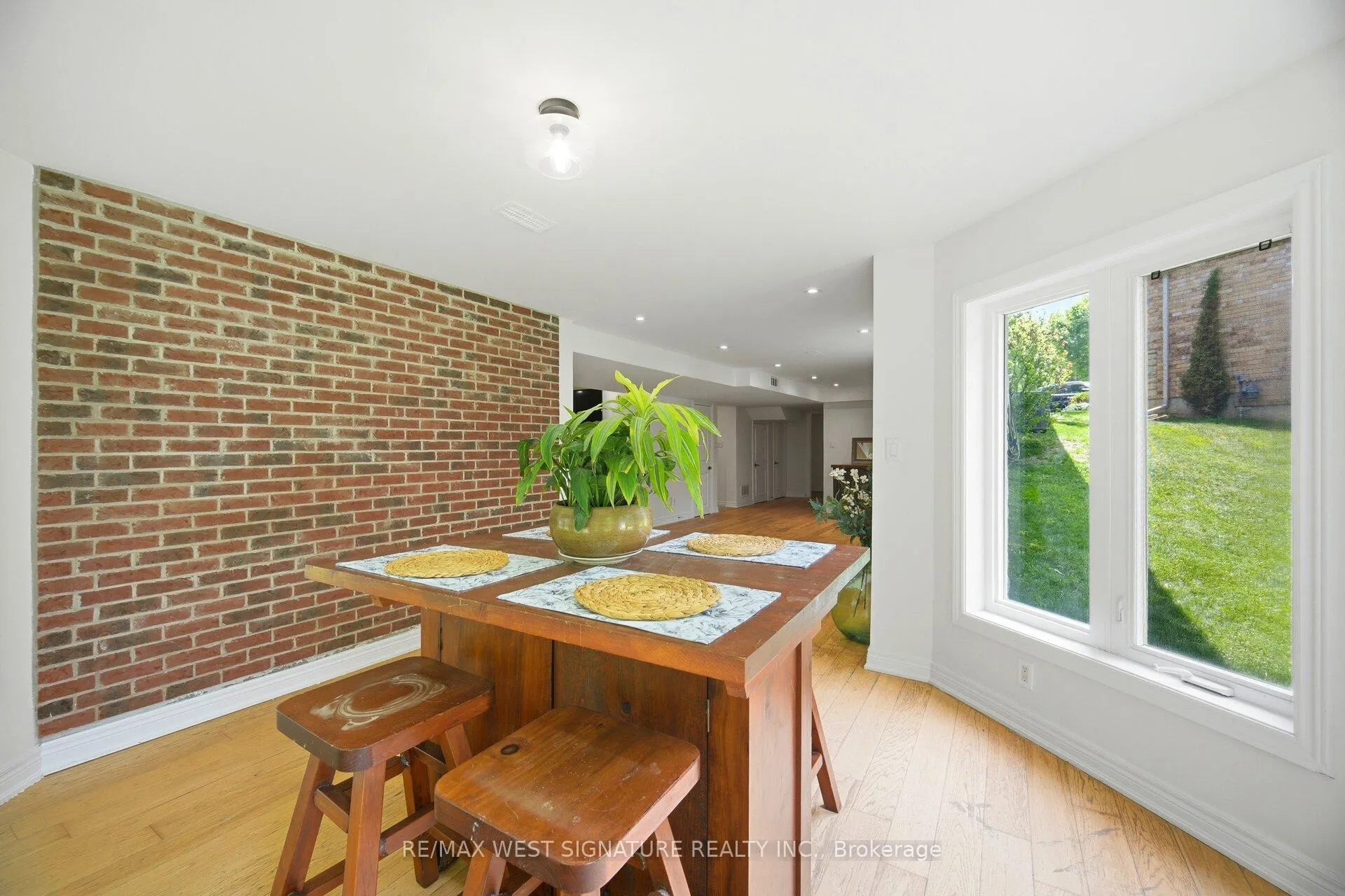 Photo 28 of 29 Willard Hunt Crescent, King, Schomberg — HOMEH