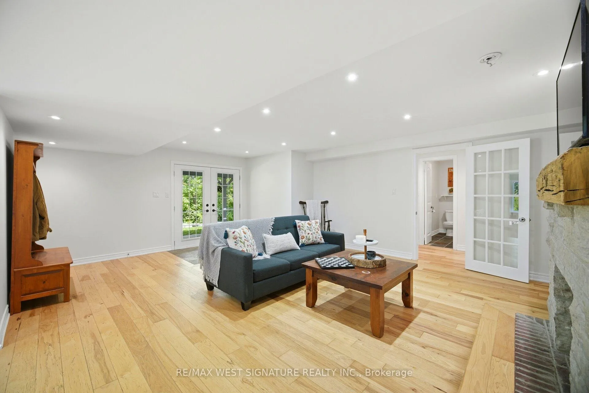 Photo 29 of 29 Willard Hunt Crescent, King, Schomberg — HOMEH