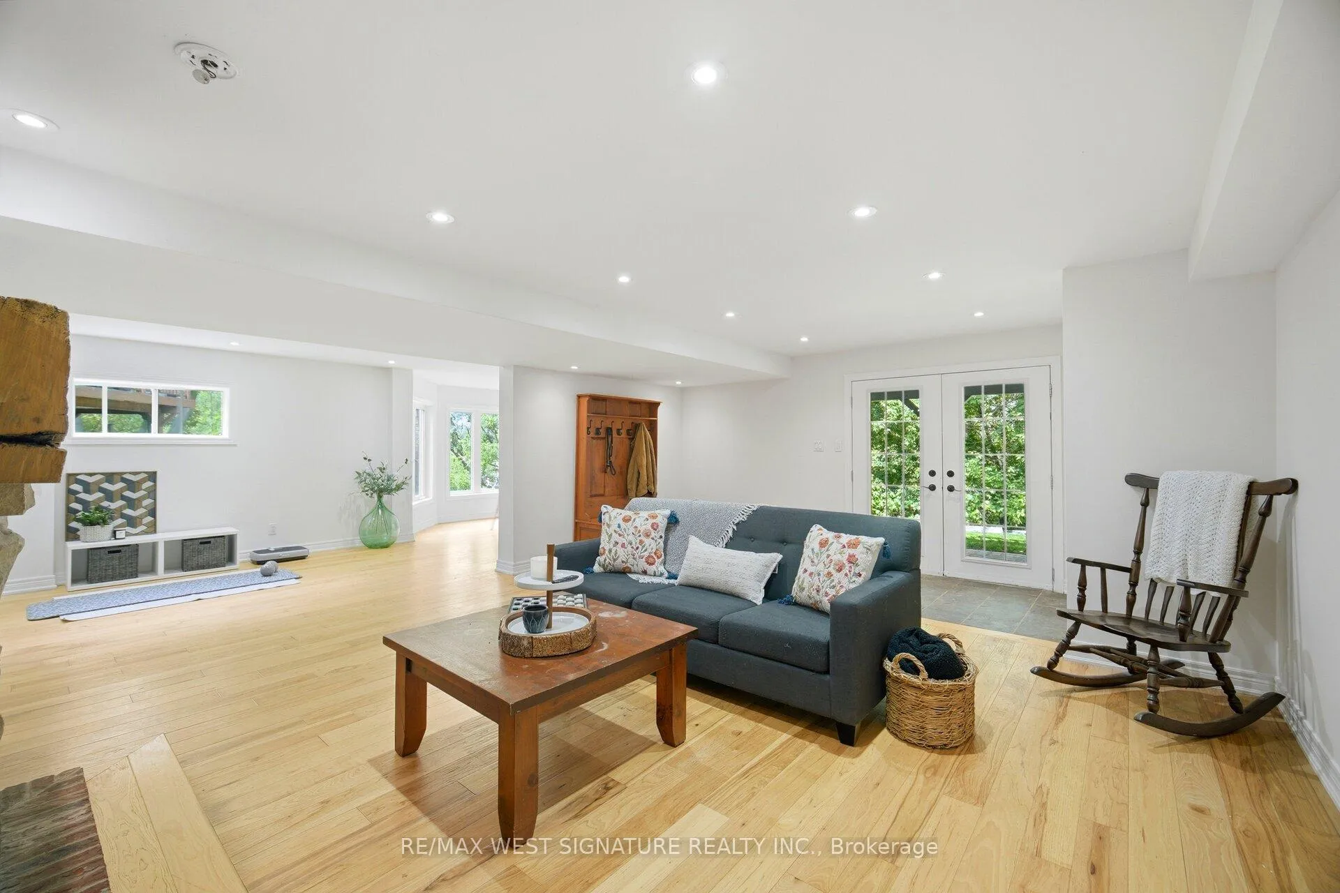 Photo 31 of 29 Willard Hunt Crescent, King, Schomberg — HOMEH