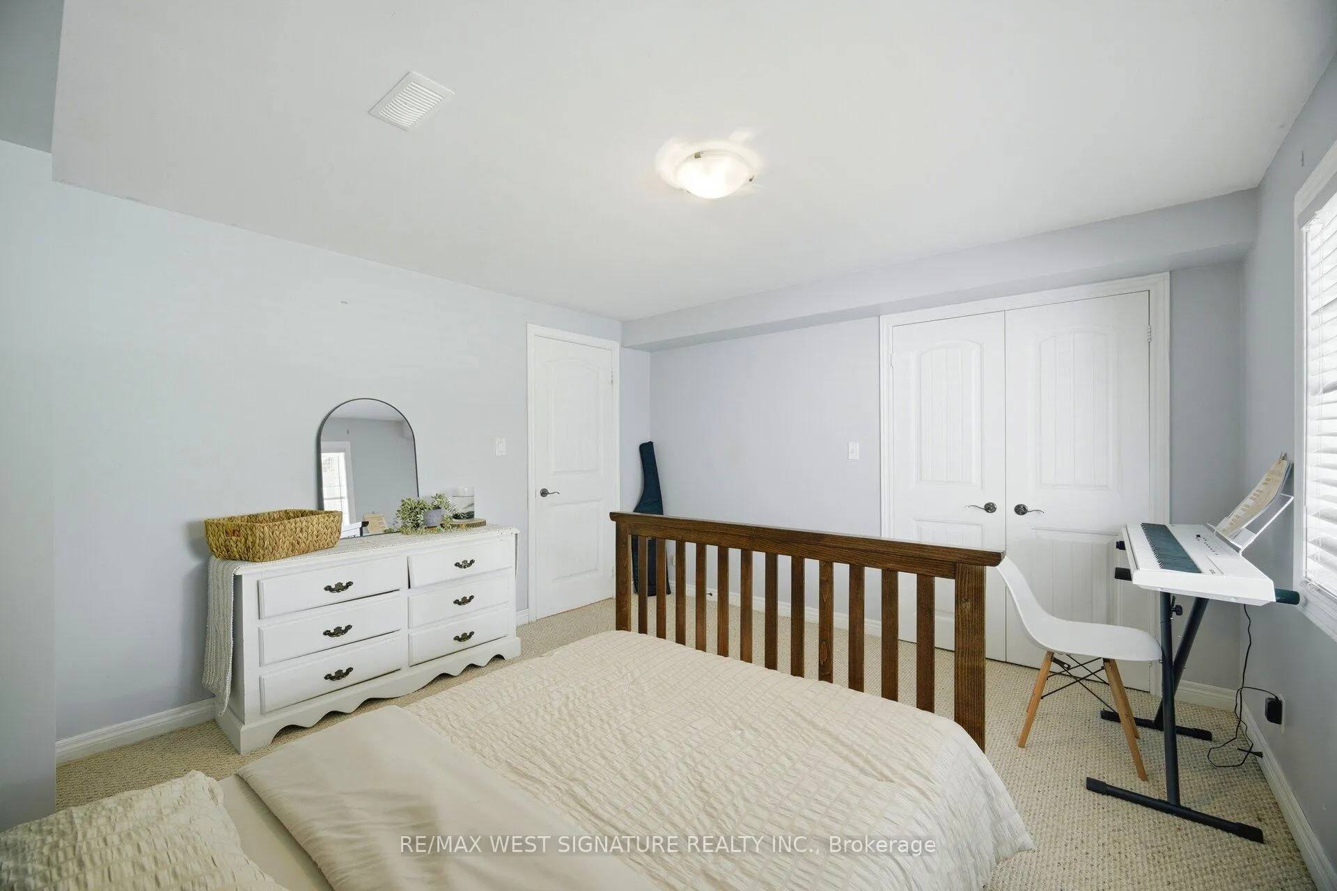 Photo 33 of 29 Willard Hunt Crescent, King, Schomberg — HOMEH