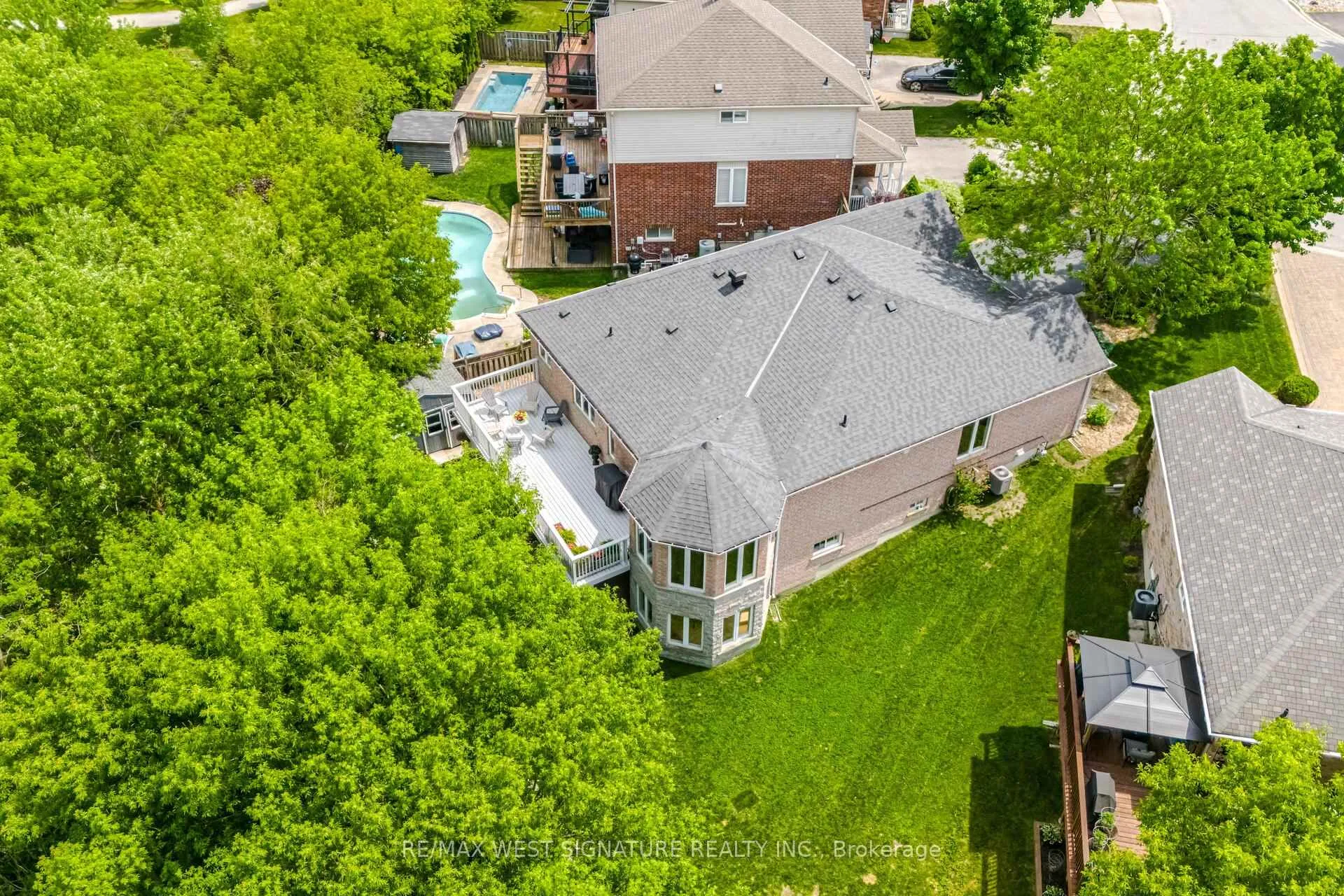 Photo 40 of 29 Willard Hunt Crescent, King, Schomberg — HOMEH