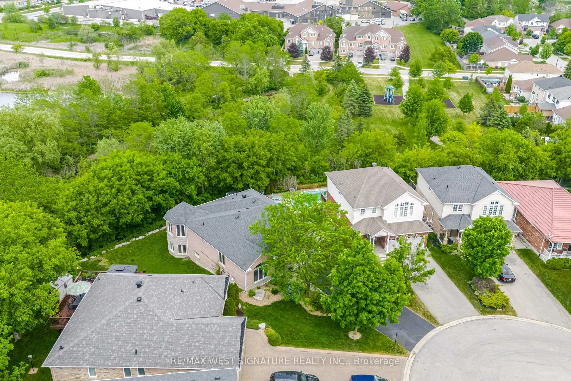 Photo 42 of 29 Willard Hunt Crescent, King, Schomberg — HOMEH