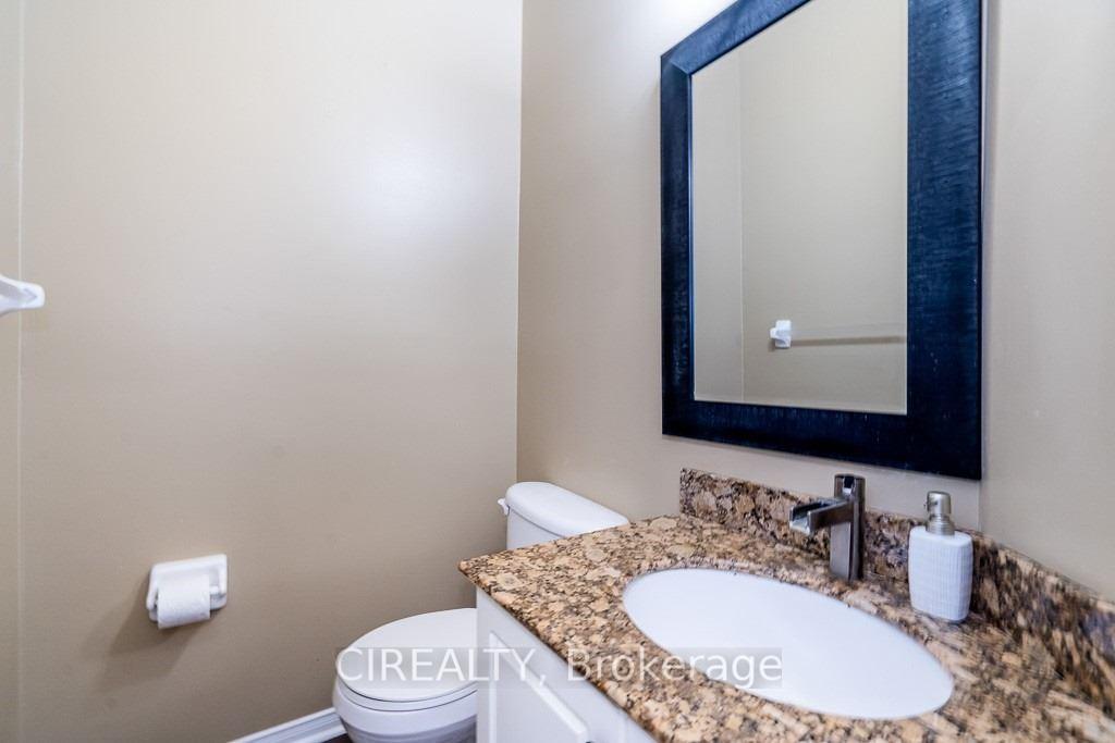 Photo 19 of 7 Crompton Drive, Barrie, Little Lake — HOMEH