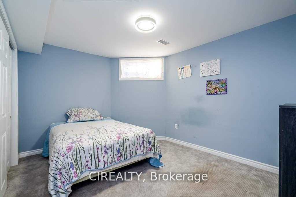 Photo 24 of 7 Crompton Drive, Barrie, Little Lake — HOMEH