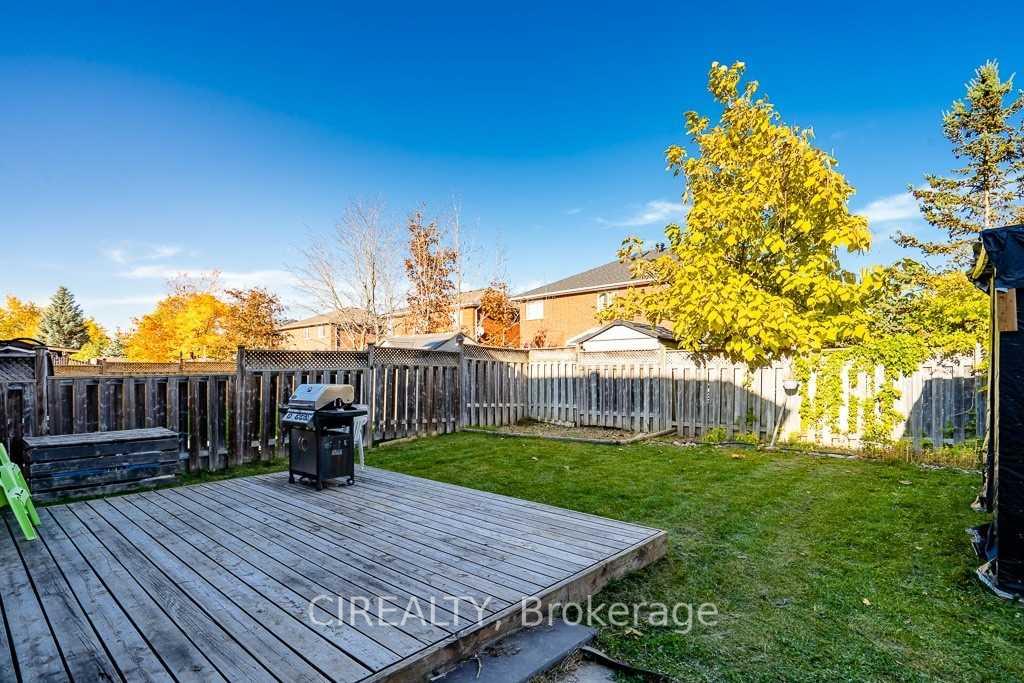 Photo 29 of 7 Crompton Drive, Barrie, Little Lake — HOMEH