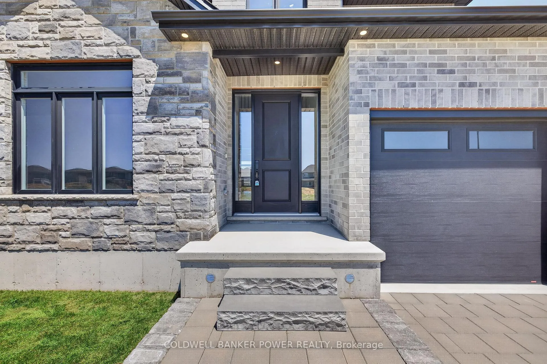 Photo 3 of 36 Kelly Drive, Zorra, Thamesford — HOMEH