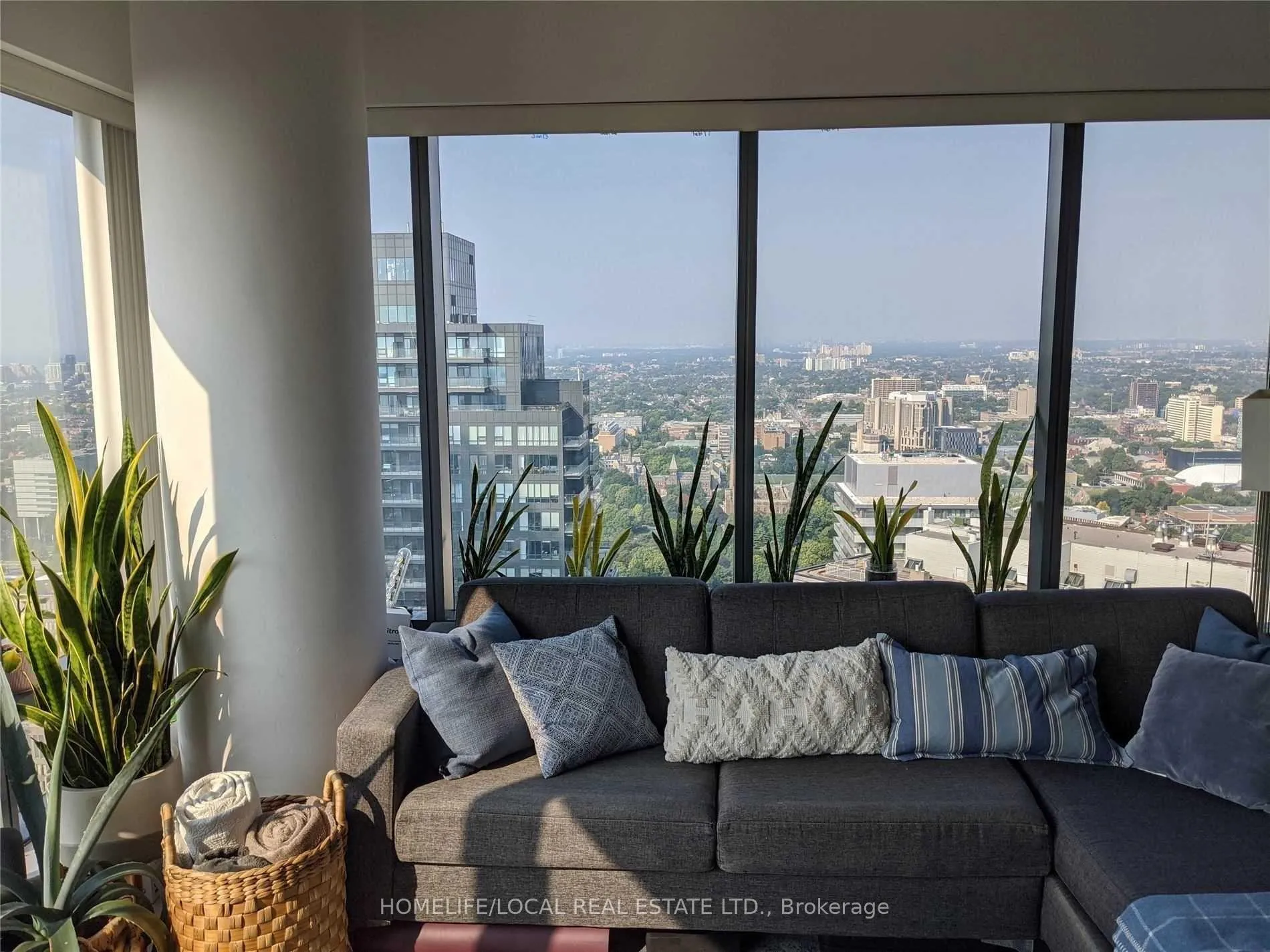Photo 1 of Unit #4105, 5 St Joseph Street, Toronto, Bay Street Corridor — HOMEH