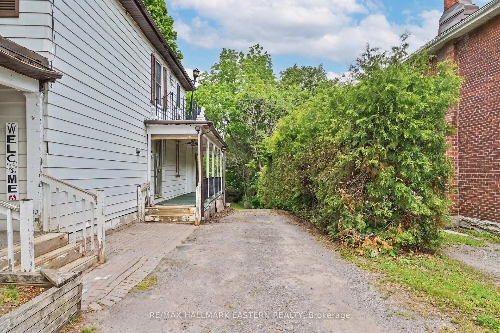Photo 4 of 16 Holloway Street, Belleville, Belleville Ward — HOMEH