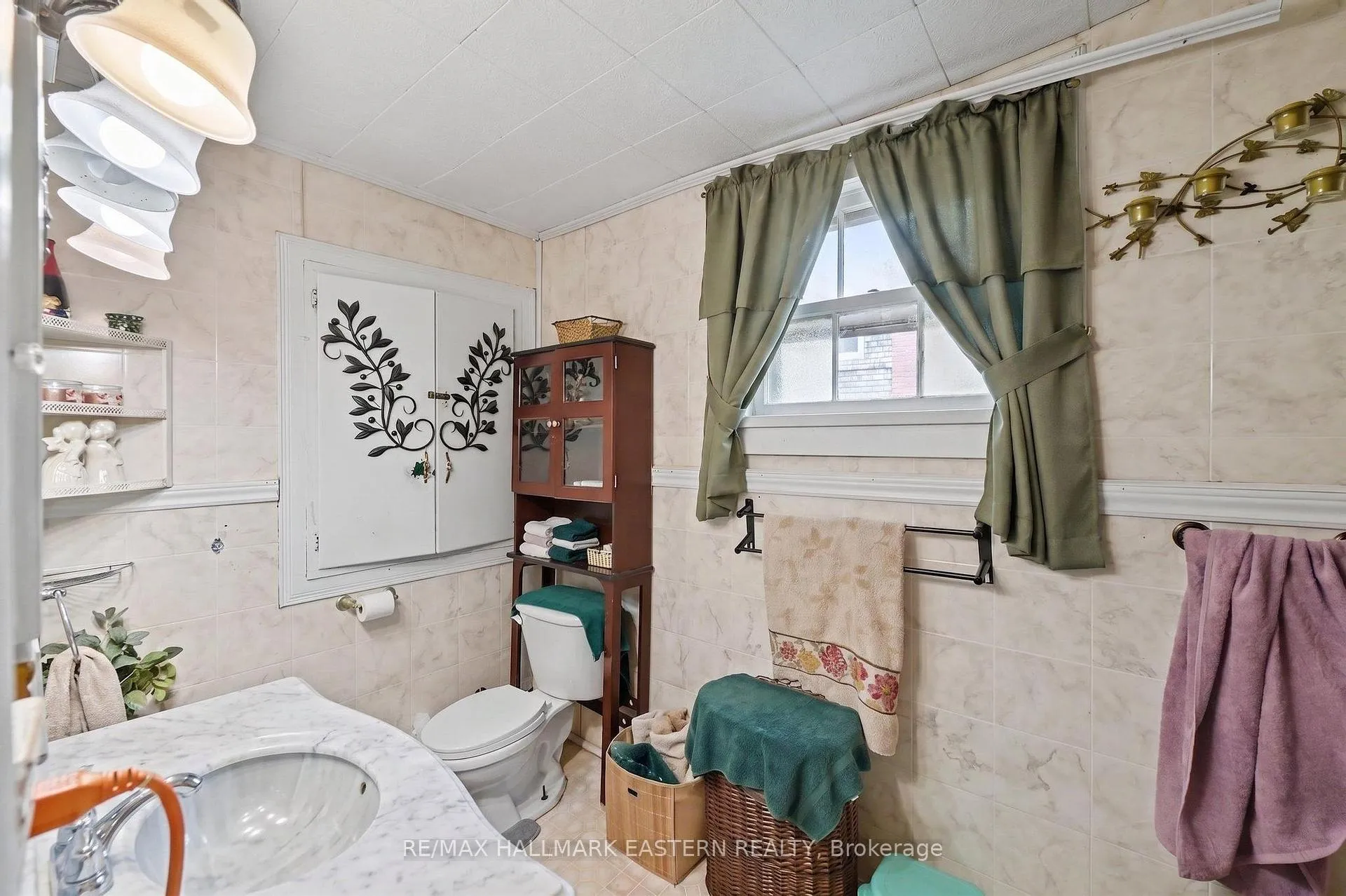 Photo 13 of 16 Holloway Street, Belleville, Belleville Ward — HOMEH