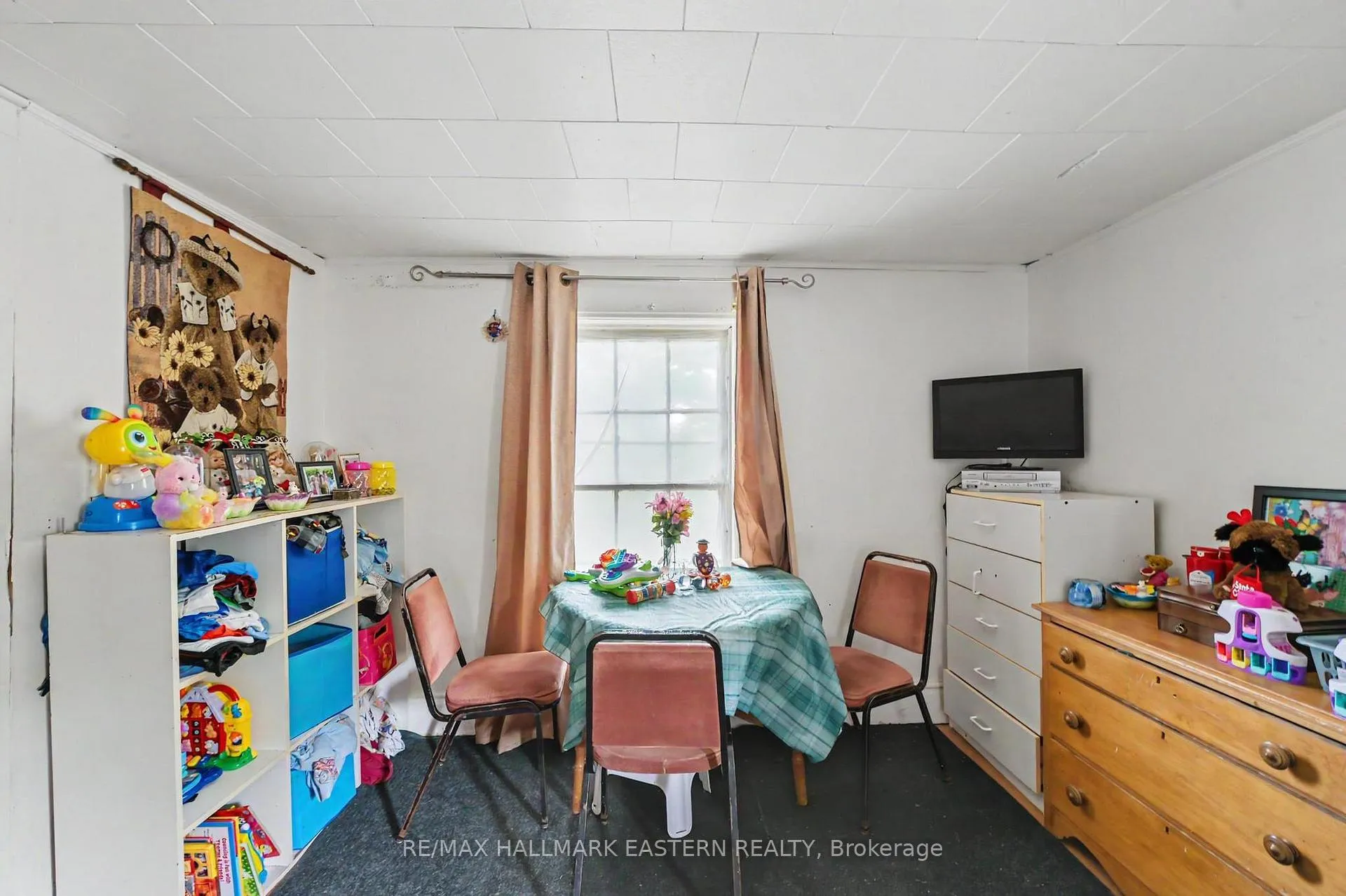 Photo 23 of 16 Holloway Street, Belleville, Belleville Ward — HOMEH