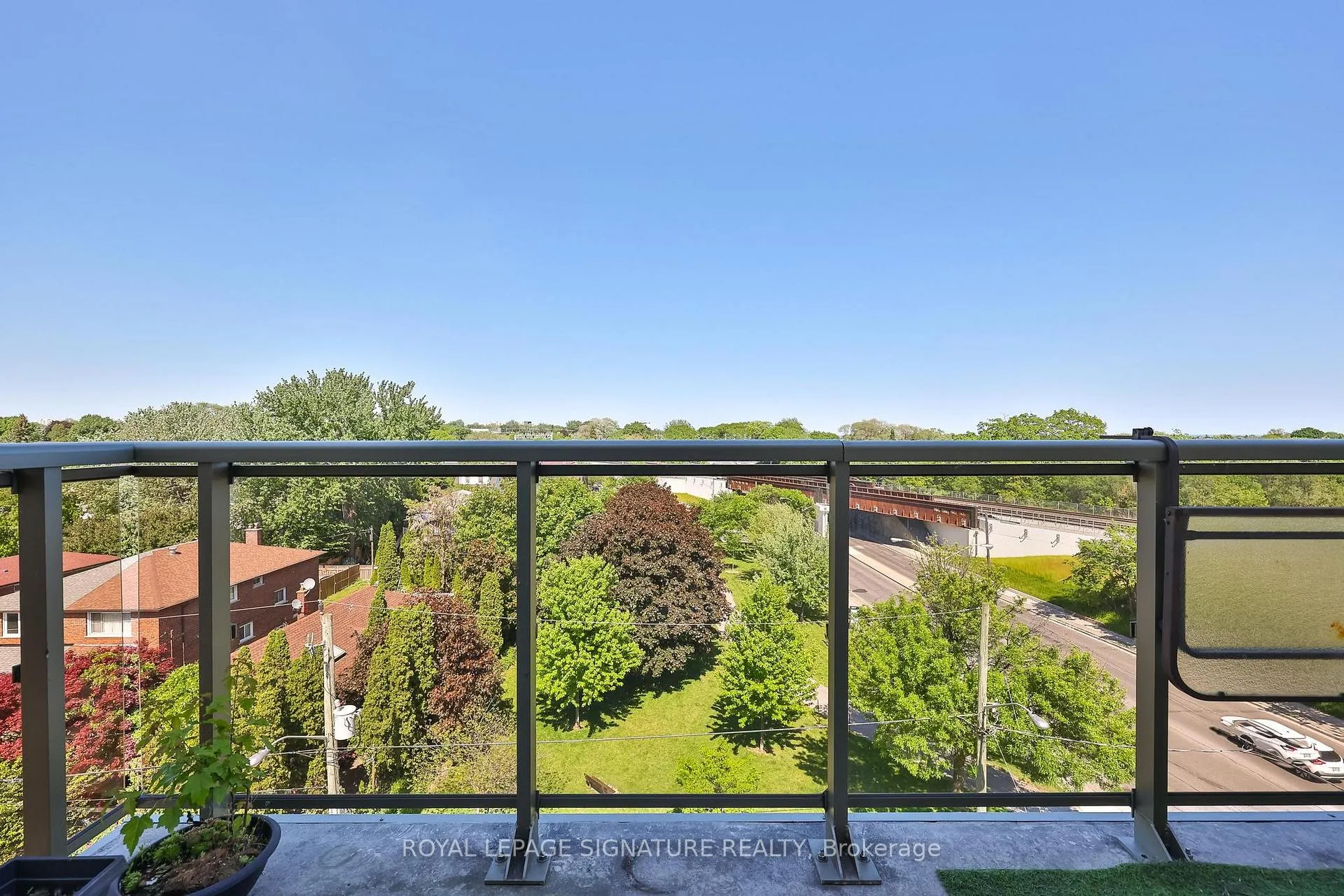 Photo 8 of Unit 601, 3520 Danforth Avenue, Scarborough, Oakridge — HOMEH