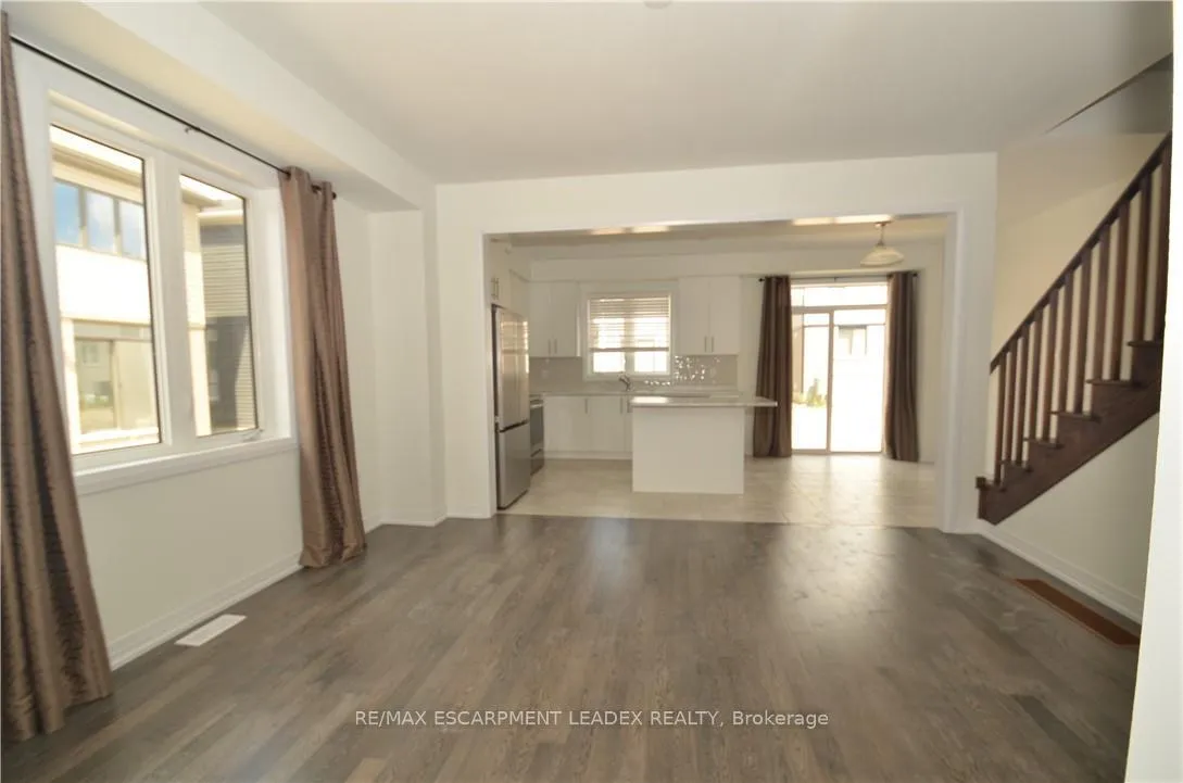 Photo 3 of 10 Heritage Way, Thorold, Rolling Meadows — HOMEH