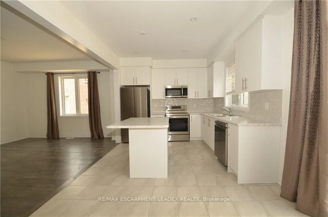Photo 5 of 10 Heritage Way, Thorold, Rolling Meadows — HOMEH