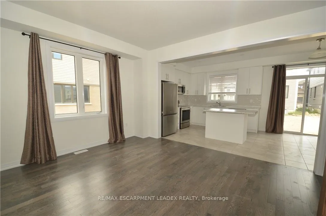 Photo 7 of 10 Heritage Way, Thorold, Rolling Meadows — HOMEH