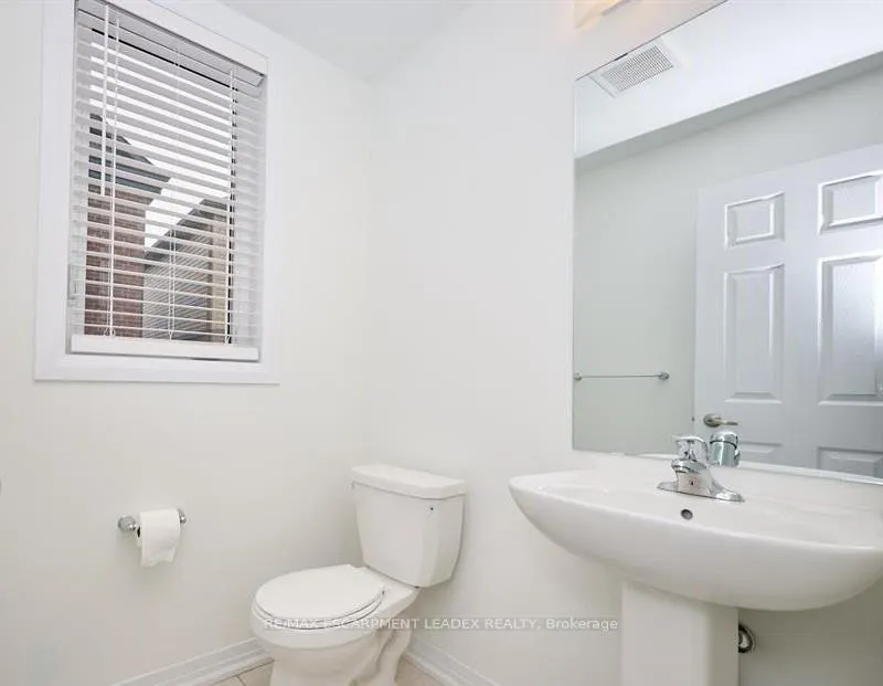 Photo 8 of 10 Heritage Way, Thorold, Rolling Meadows — HOMEH