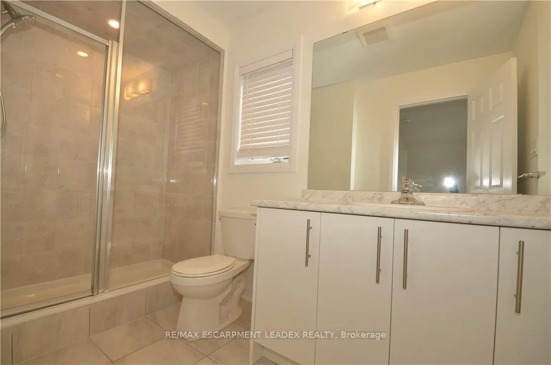 Photo 11 of 10 Heritage Way, Thorold, Rolling Meadows — HOMEH