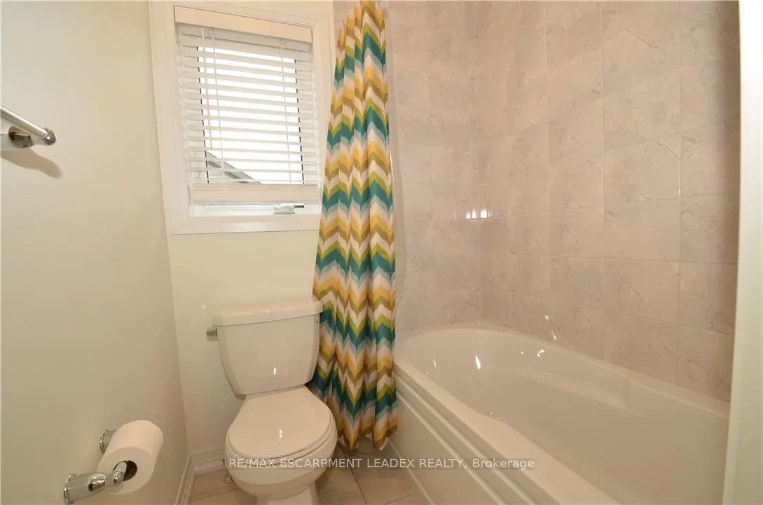 Photo 12 of 10 Heritage Way, Thorold, Rolling Meadows — HOMEH