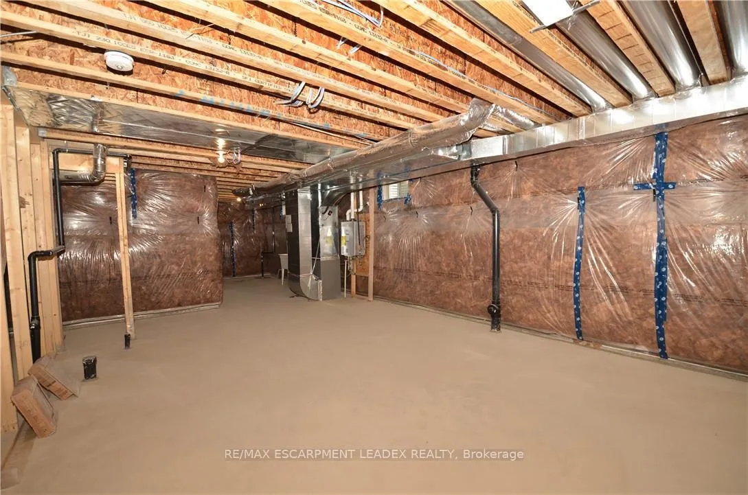 Photo 20 of 10 Heritage Way, Thorold, Rolling Meadows — HOMEH