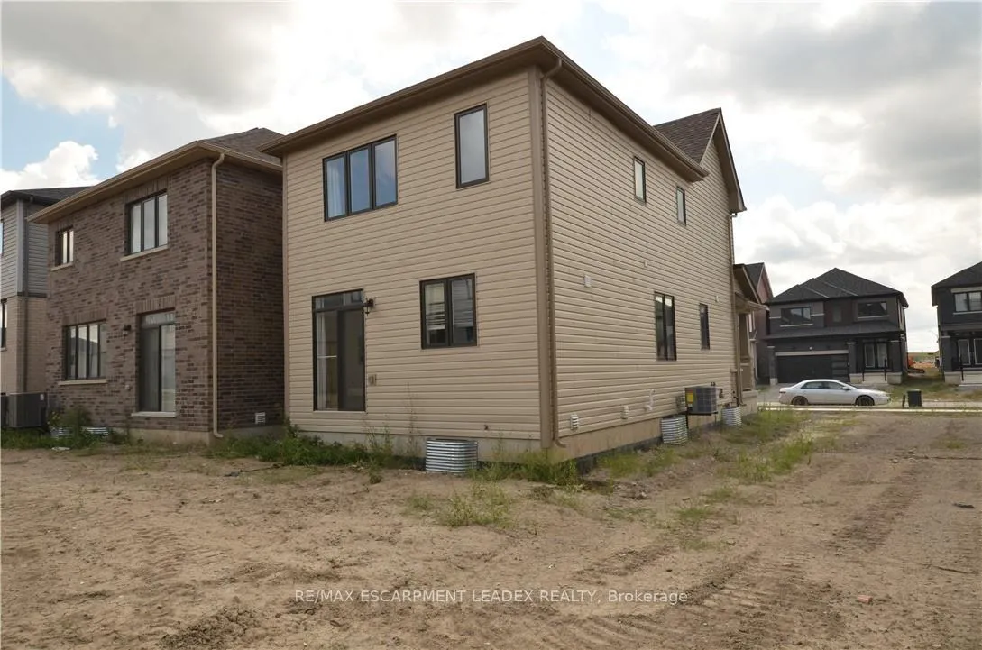 Photo 21 of 10 Heritage Way, Thorold, Rolling Meadows — HOMEH