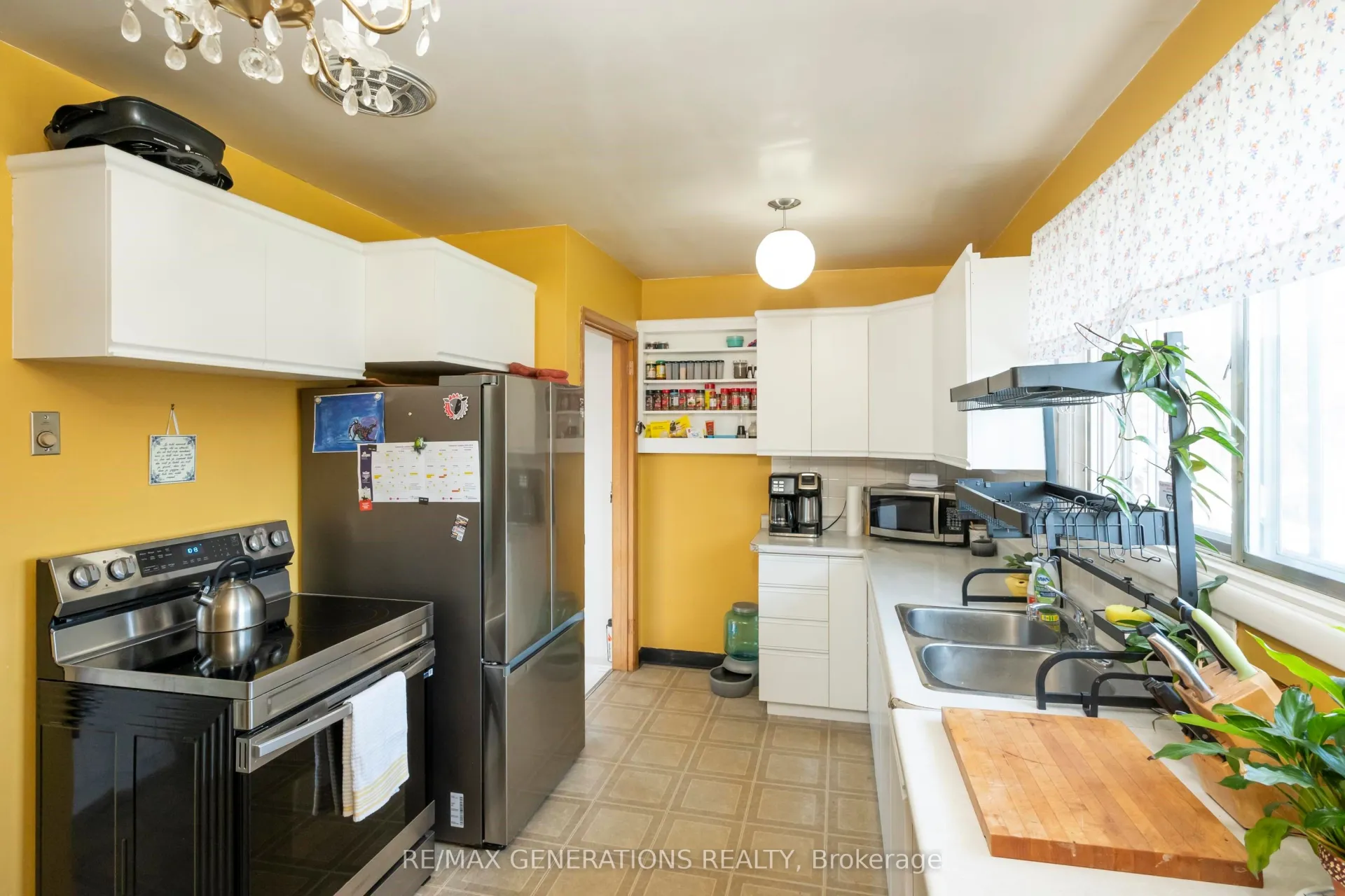 Photo 9 of 112 Ibbetson Street, Thunder Bay, Grandview — HOMEH