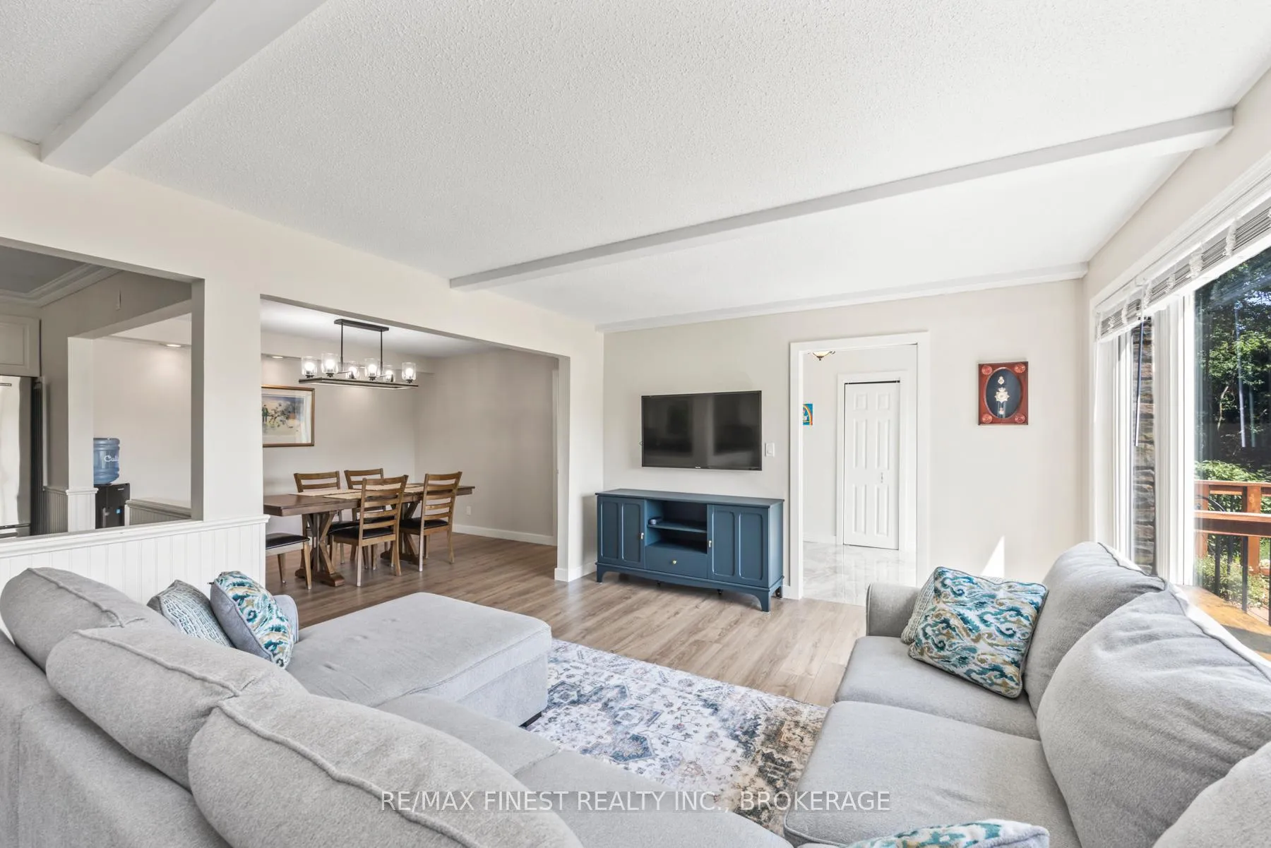 Photo 9 of 3327 Loughborough Drive, Kingston, City North of 401 — HOMEH