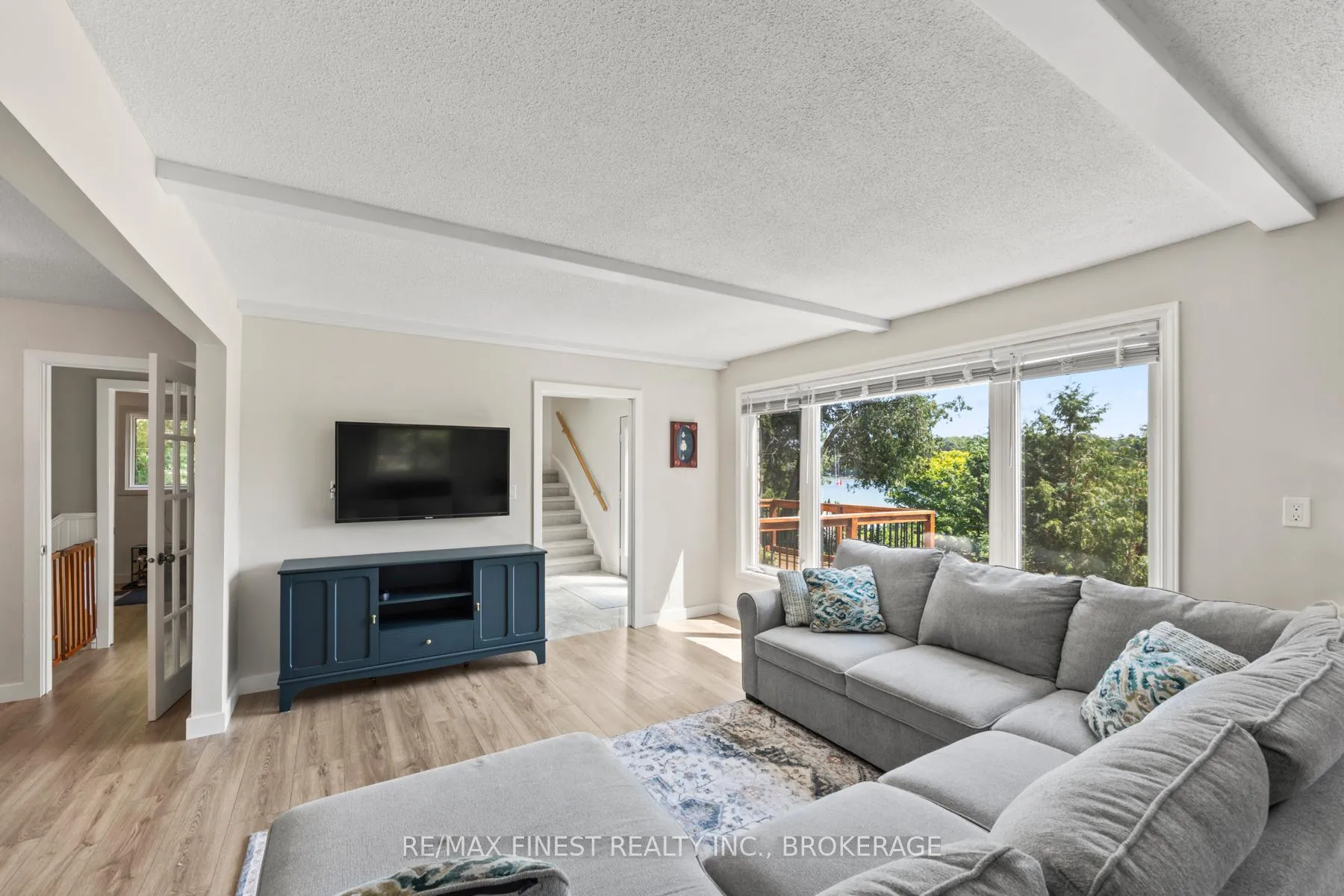 Photo 10 of 3327 Loughborough Drive, Kingston, City North of 401 — HOMEH