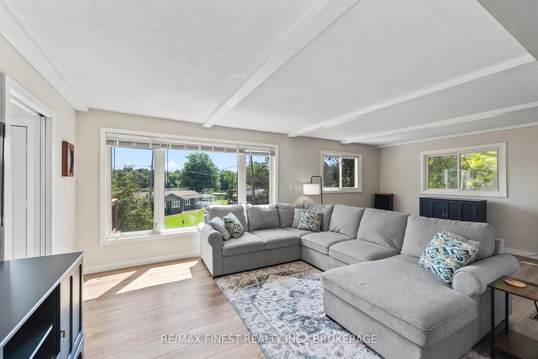 Photo 12 of 3327 Loughborough Drive, Kingston, City North of 401 — HOMEH