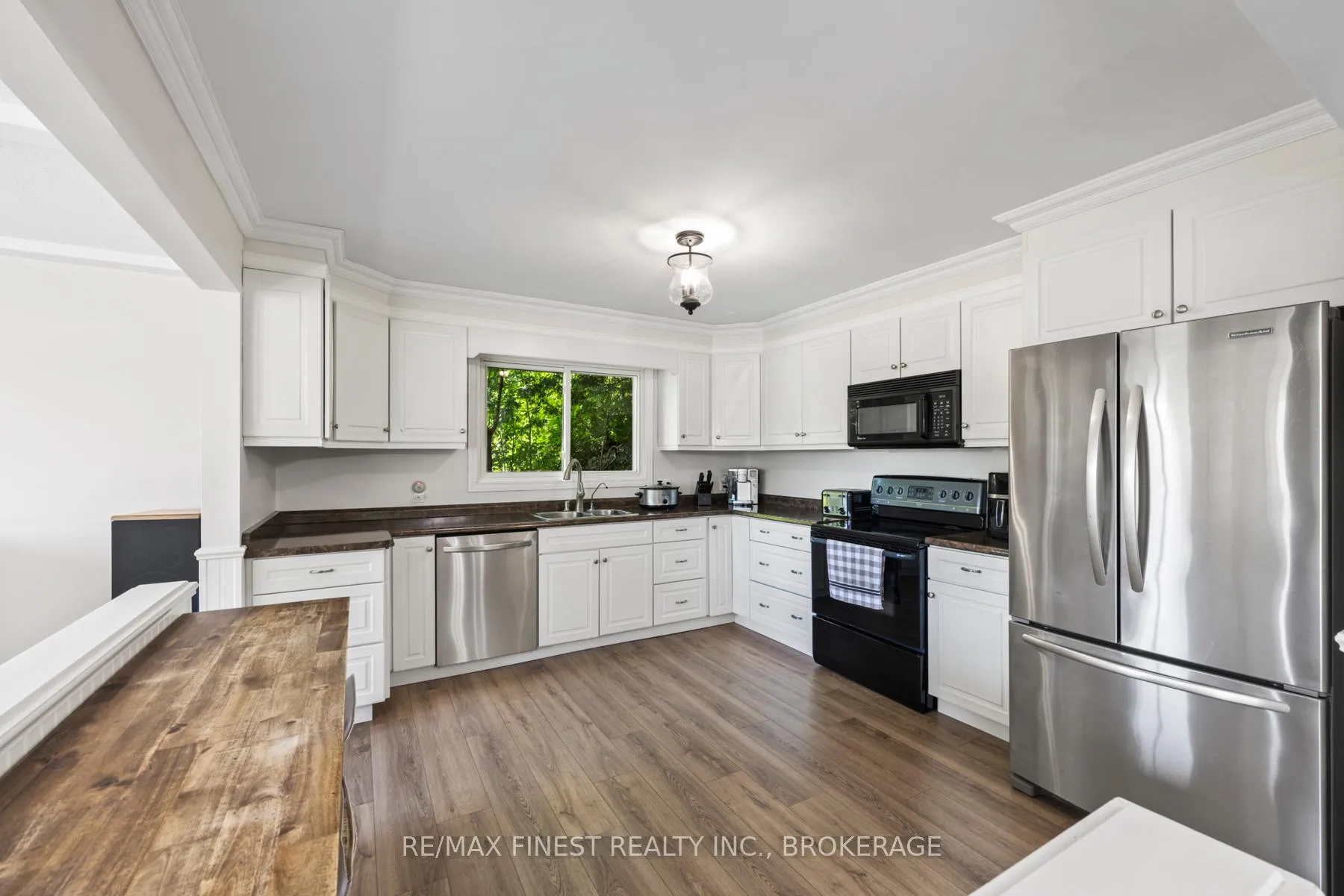Photo 16 of 3327 Loughborough Drive, Kingston, City North of 401 — HOMEH