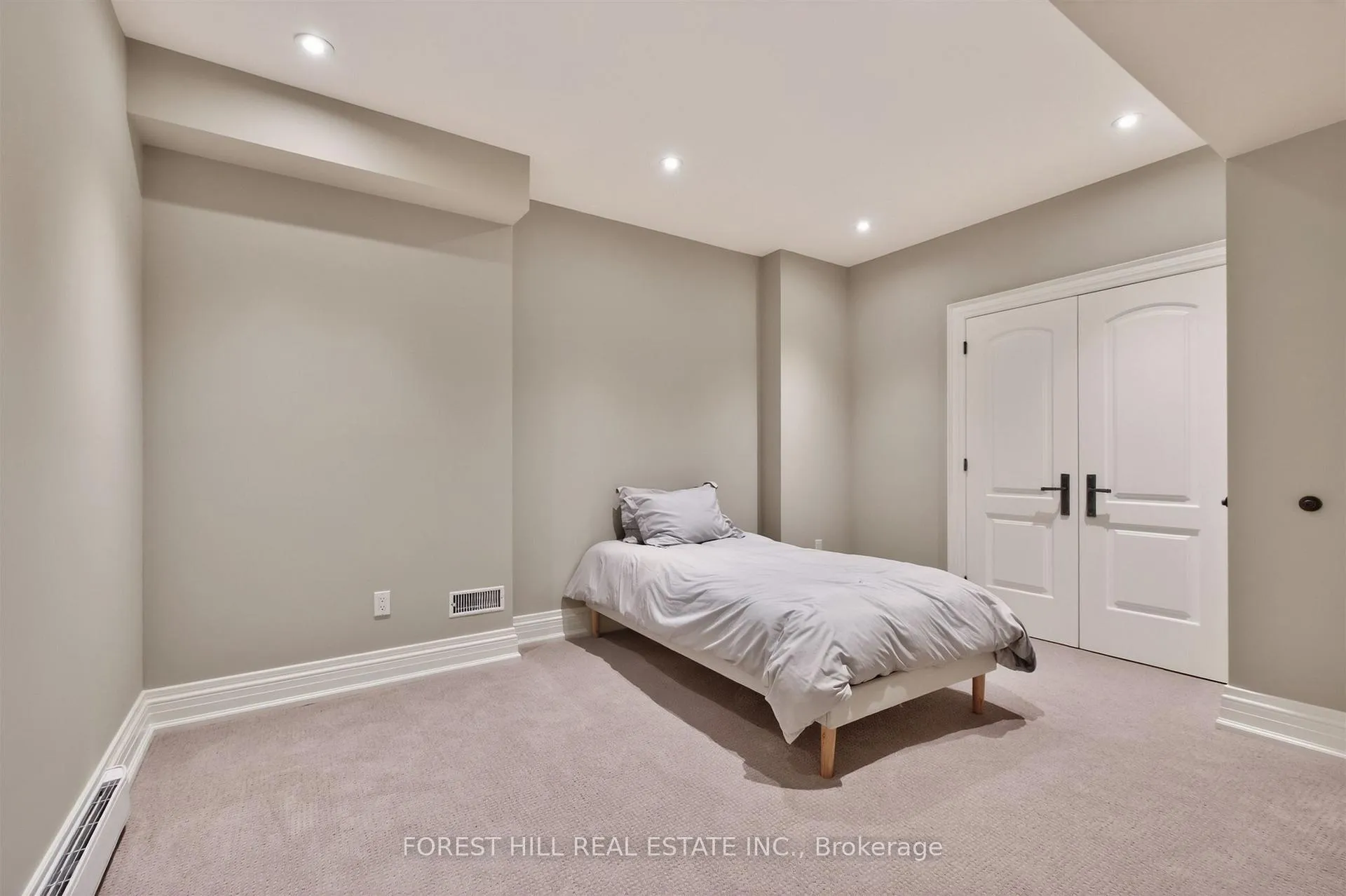 Photo 35 of 326 Lytton Boulevard, Toronto, Lawrence Park South — HOMEH